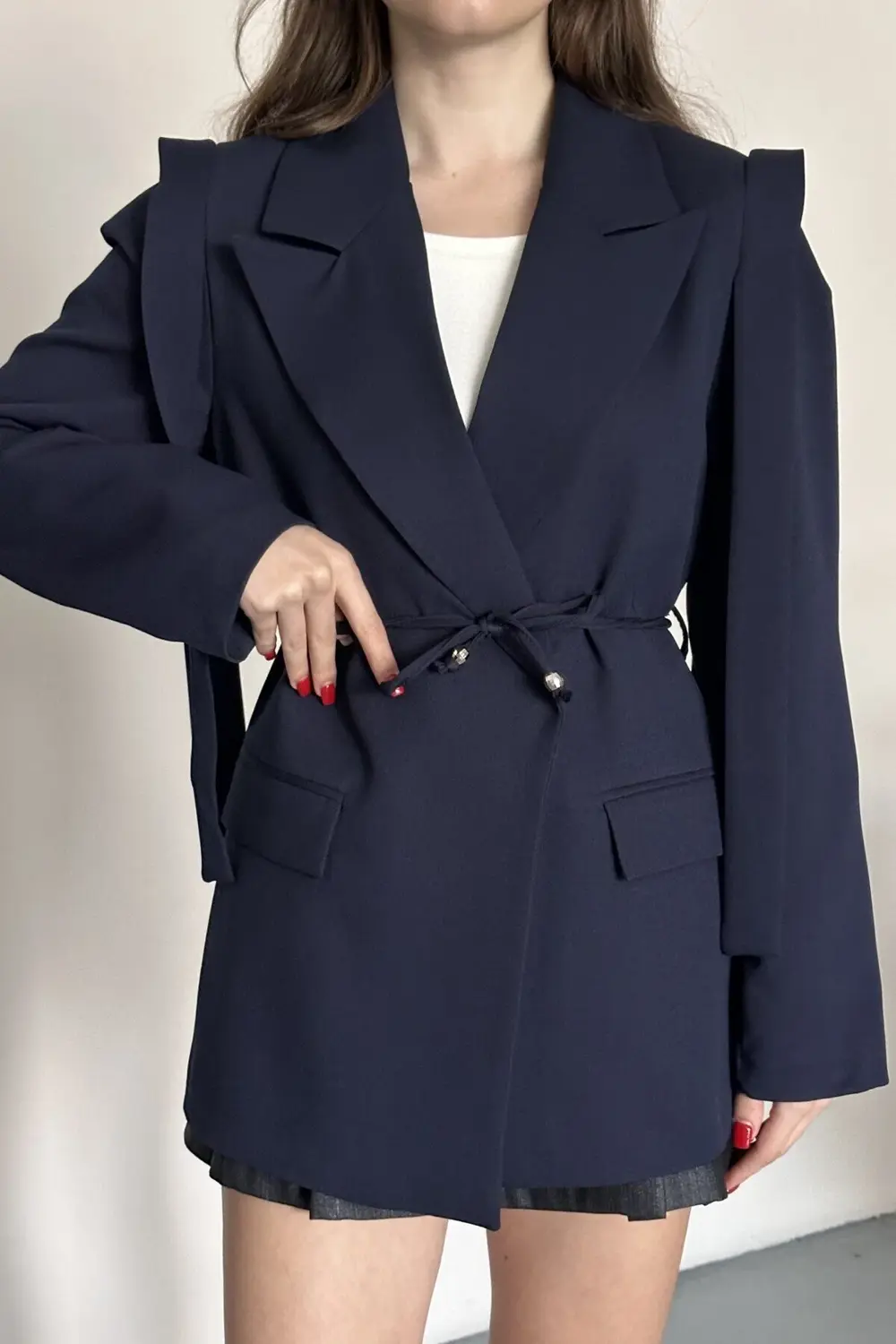 Kadın Kuşaklı Omuz Detaylı Blazer Ceket - Casual Modern Tasarım