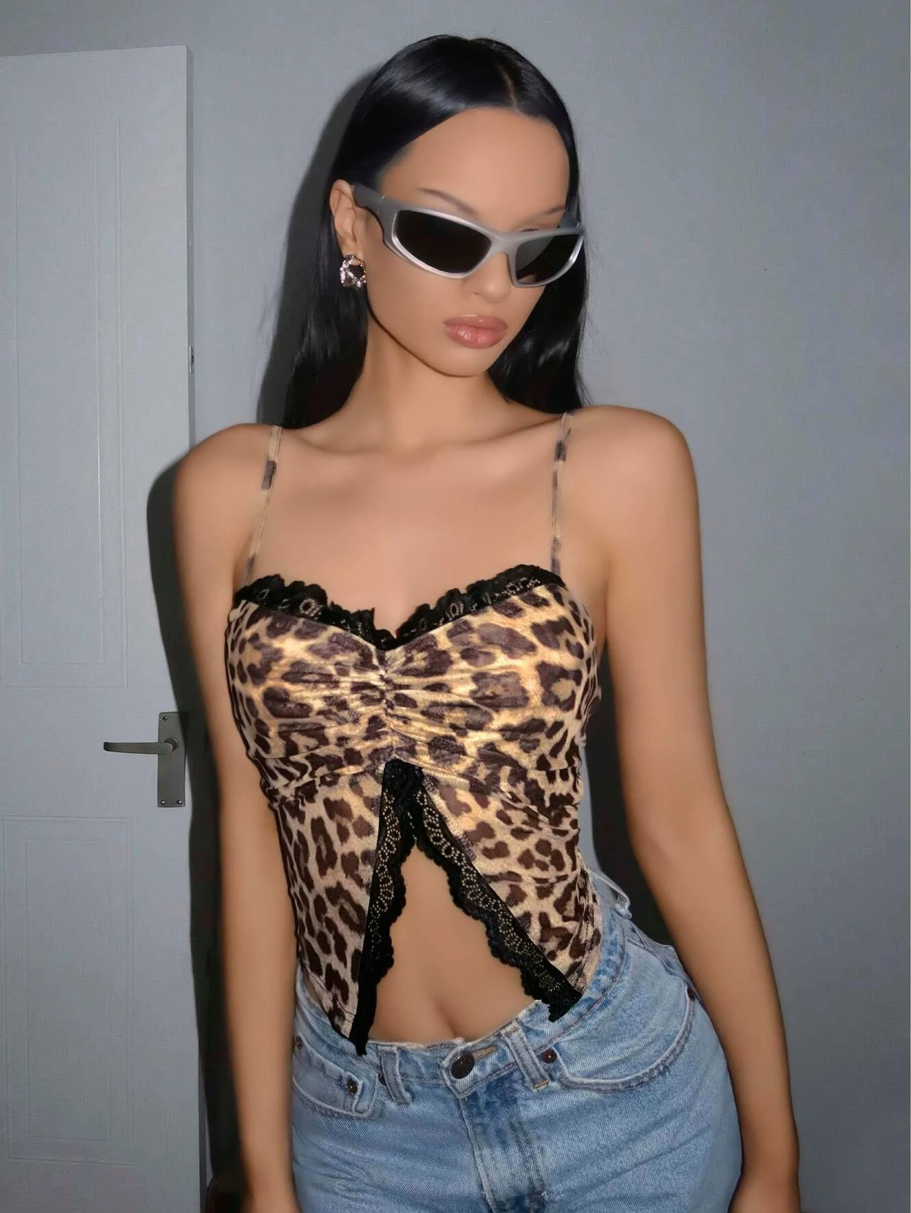 Kadın Leopar Desenli Crop Bluz - Önden Dantel Detaylı 5095 Fiyatı, Yorumları ve Özellikleri