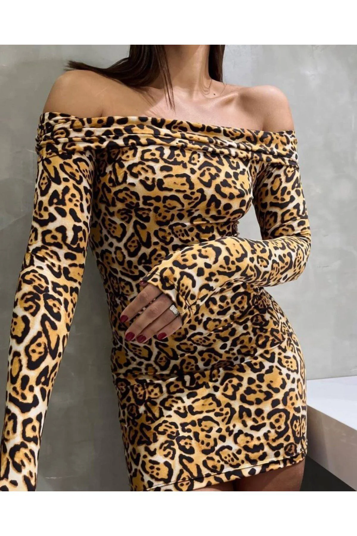 Kadın Madonna Mendil Yaka Leopar Desen Mini Elbise