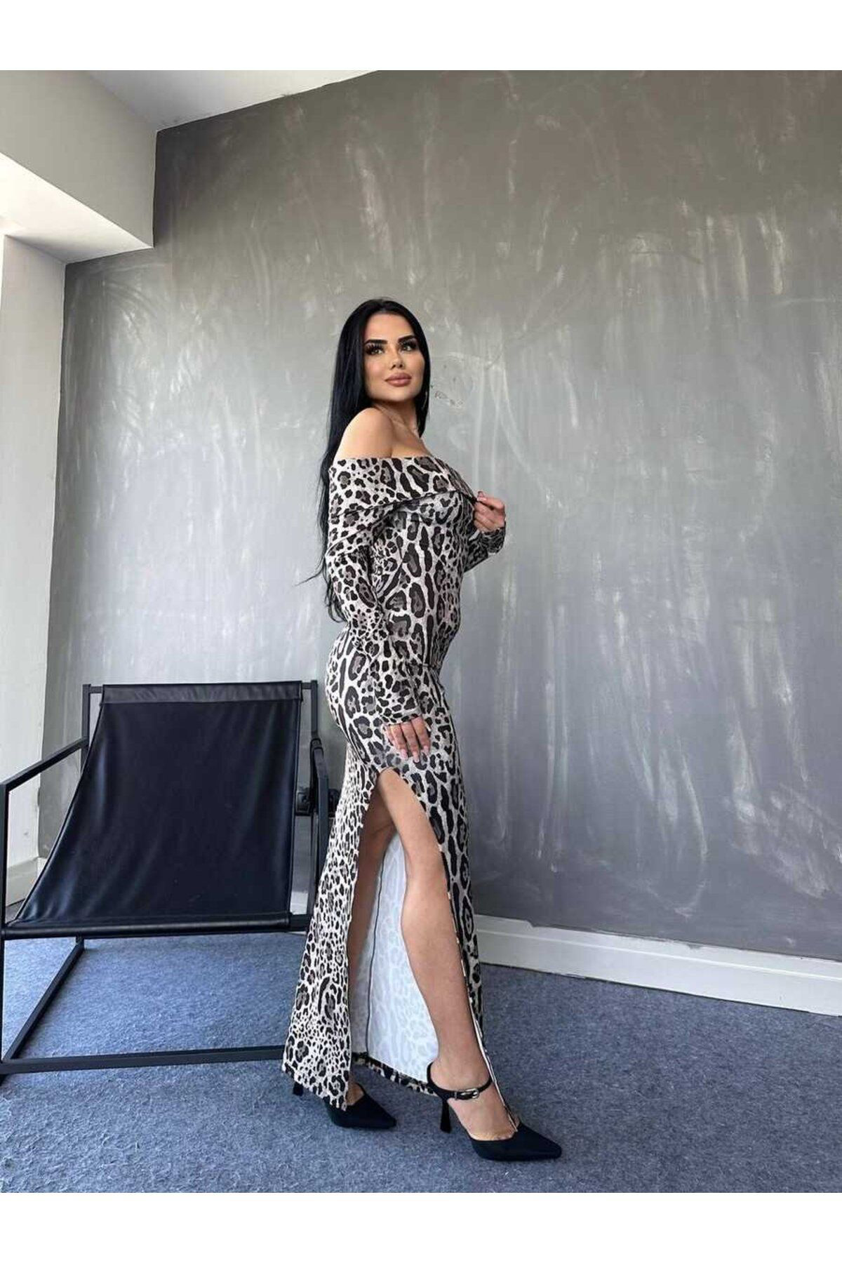 Kadın Madonna Yaka Dalgıç Kumaş Leopar Desen Maxi Boy Derin Yırtm