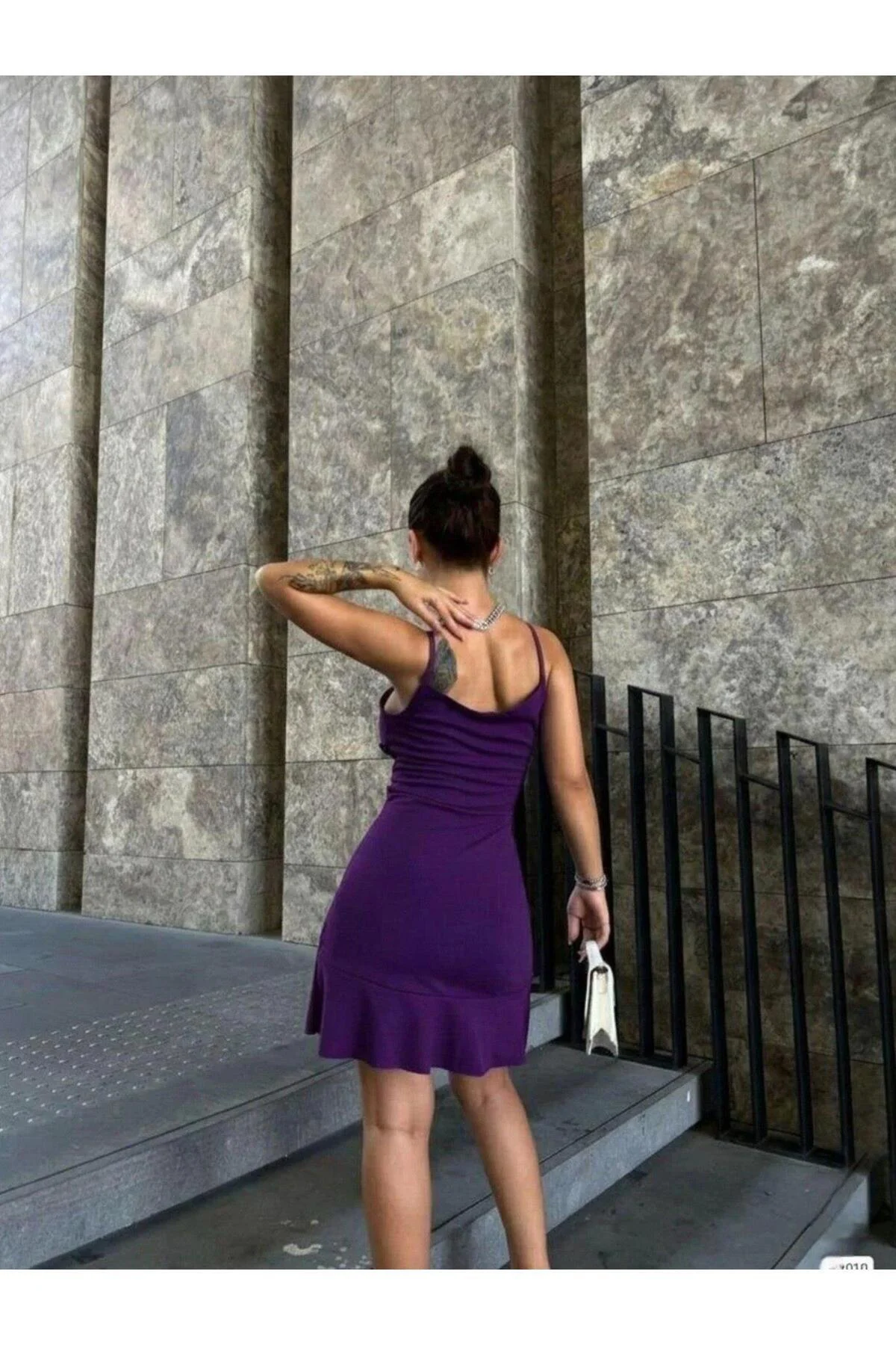 Kadın Minimal V Yaka Askılı Fitted Elbise Fiyatı, Yorumları ve Özellikleri
