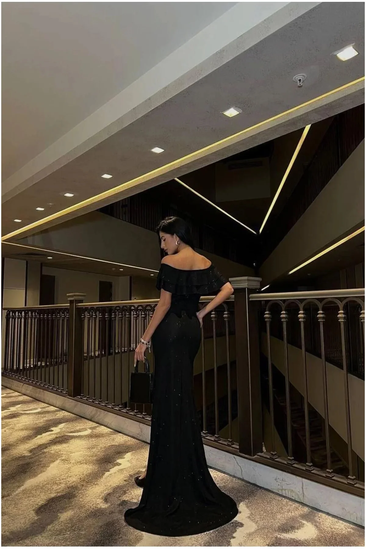 Kadın Modern Stil Krep Kumaş Straplez Yırtmaçlı Abiye Elbise