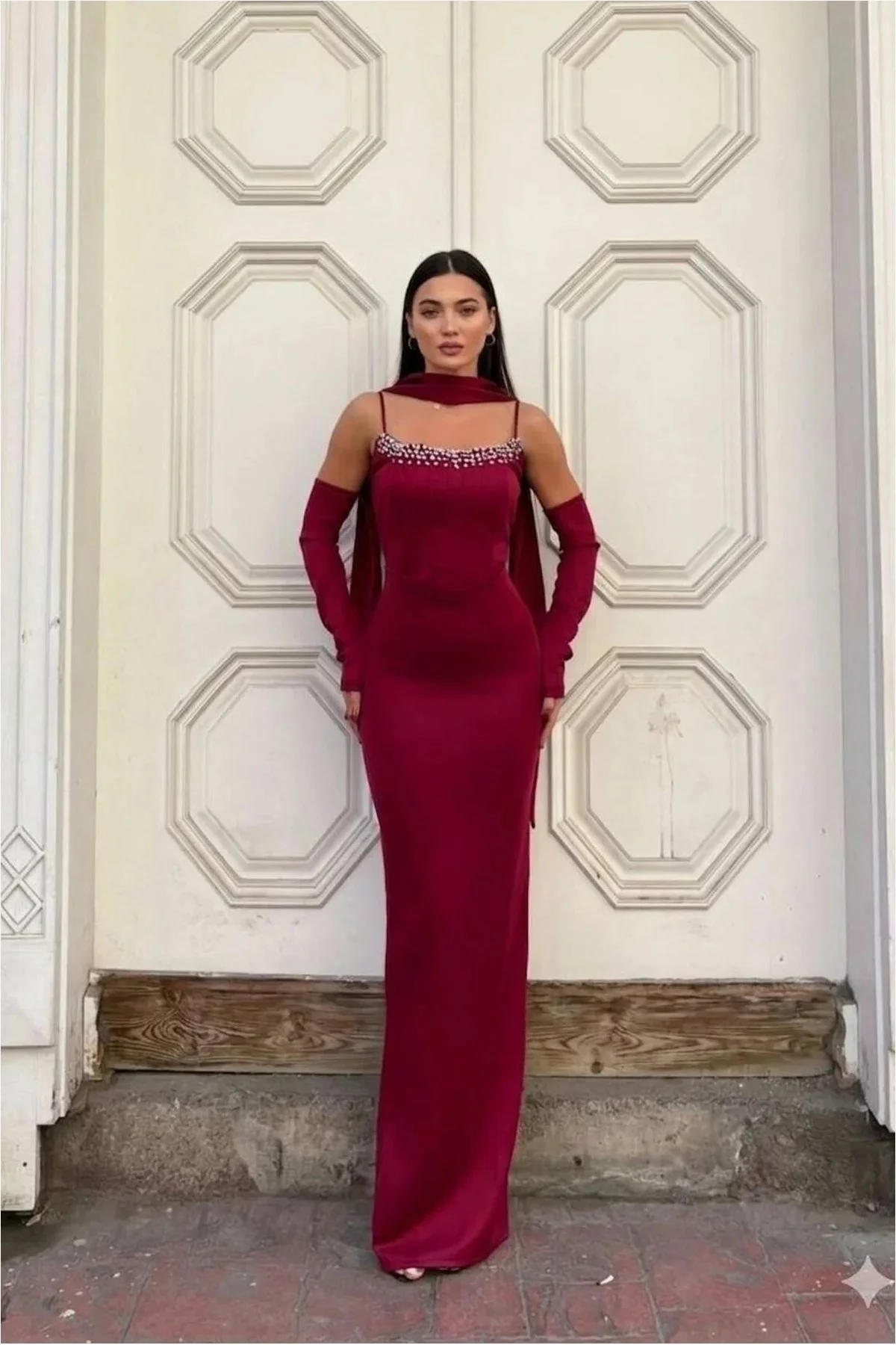 Kadın Modern Stil Scuba Esnek Kumaş Straplez Balık Kesim Abiye Elbise Kadın Modern Stil Scuba Esnek Kumaş Straplez Balık Kesim Abiye Elbise