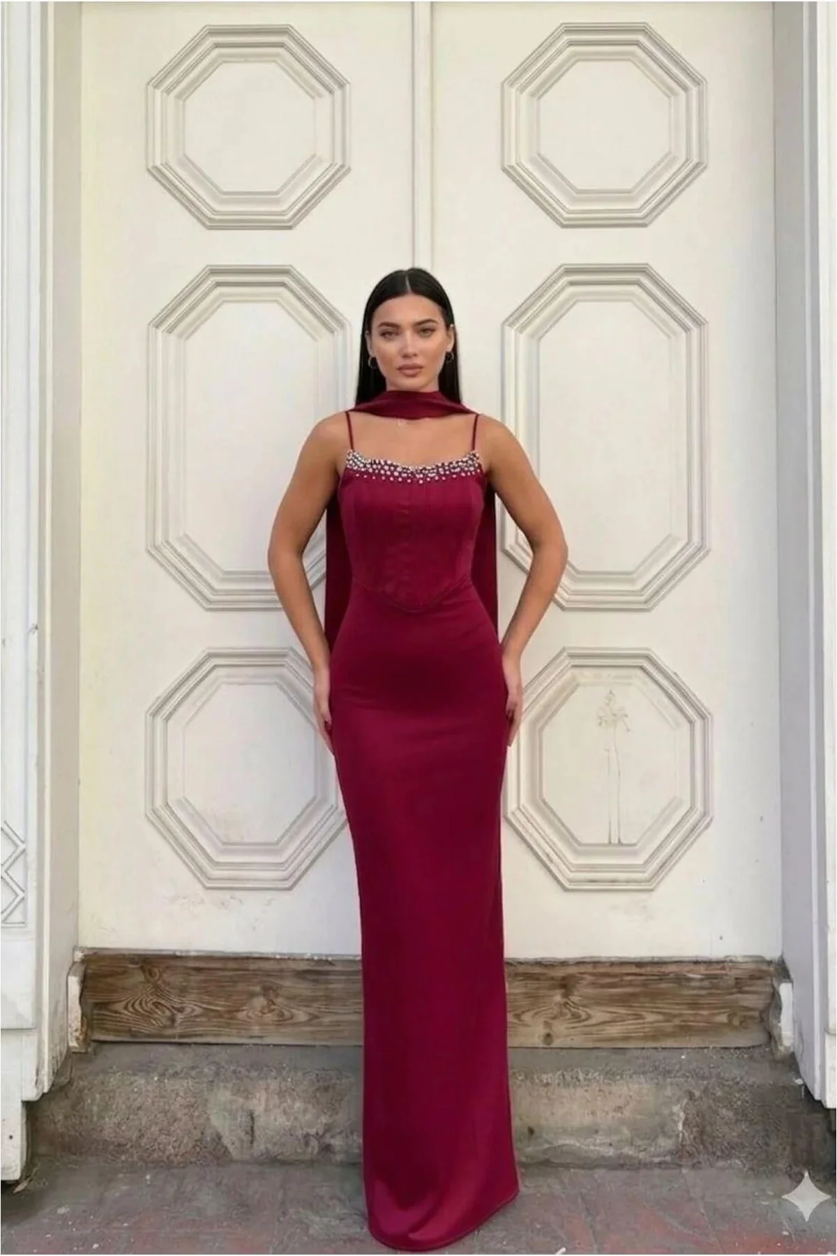 Kadın Modern Stil Scuba Esnek Kumaş Straplez Balık Kesim Abiye Elbise Kadın Modern Stil Scuba Esnek Kumaş Straplez Balık Kesim Abiye Elbise