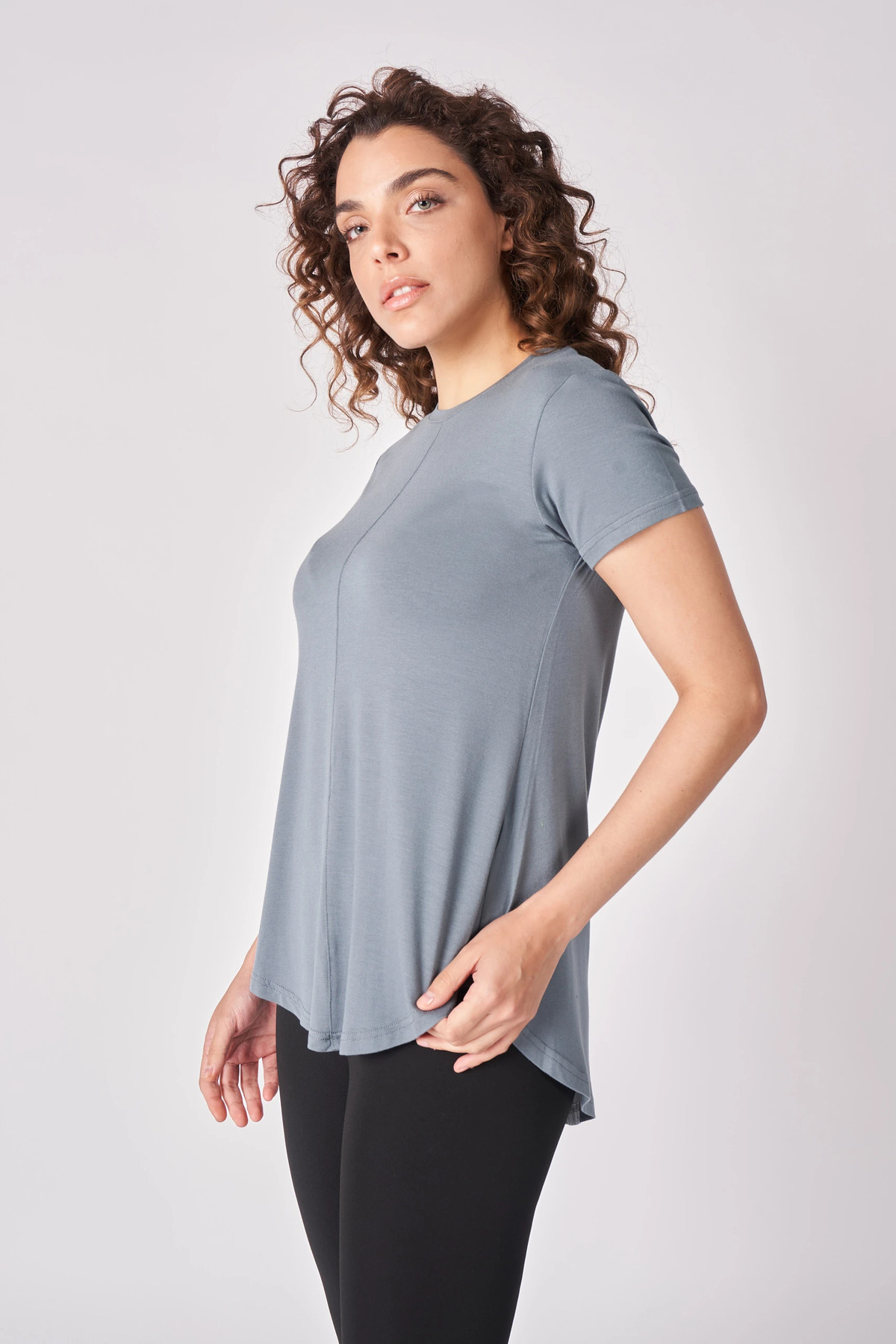 Kadın Oversize Bisiklet Yaka Kısa Kollu Tişört Bazalt Gri