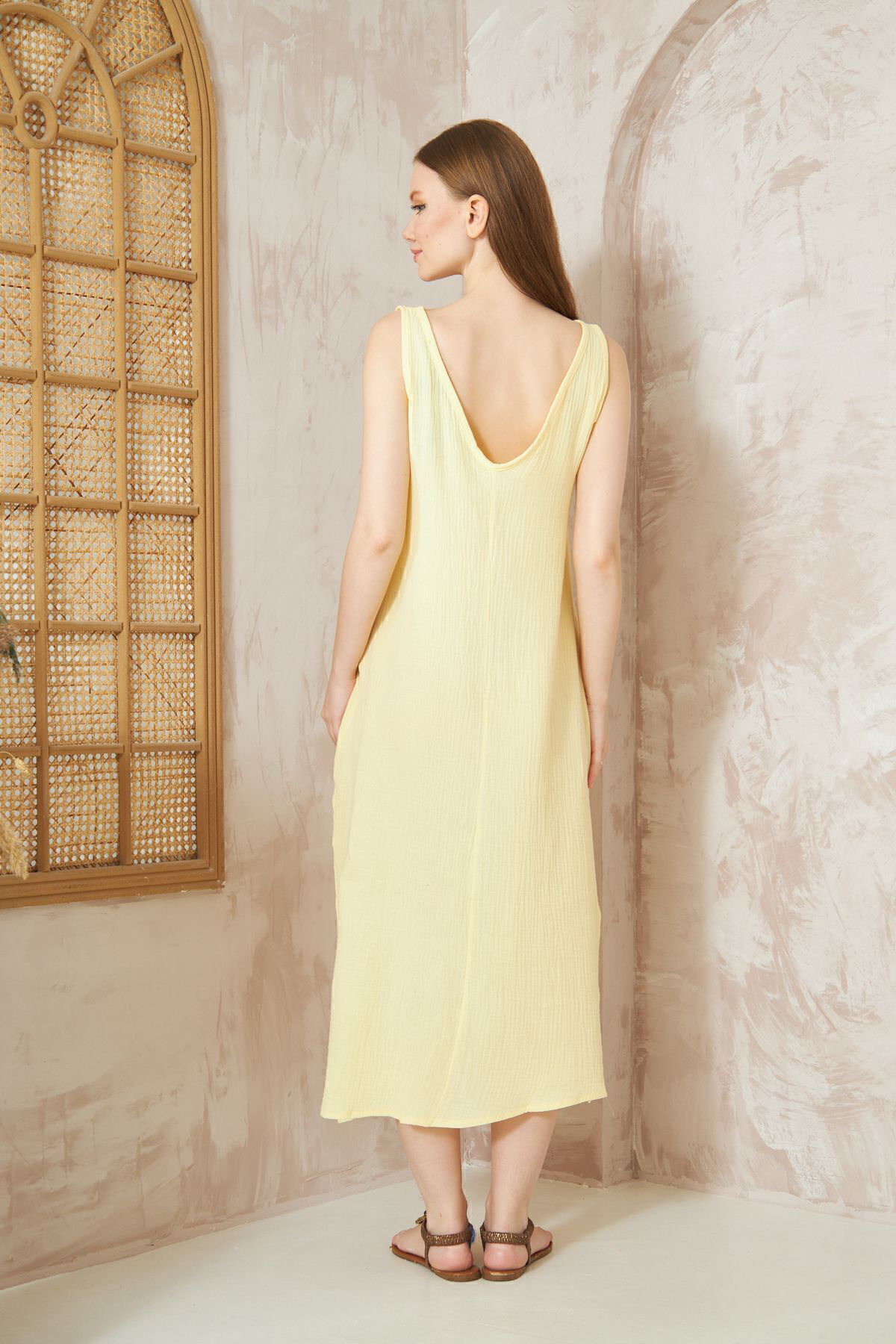 Yıldızistan Kadın Oversize Müslin Derin V Yaka Askılı Kolsuz Yırtmaçlı Uzun G