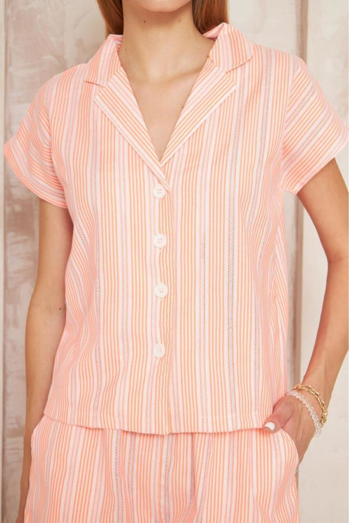 Pasaklı Giyim Kadın Özel Kumaş Ceket Yaka Beli Lastikli Kısa Kol Gömlek Cepli Ş