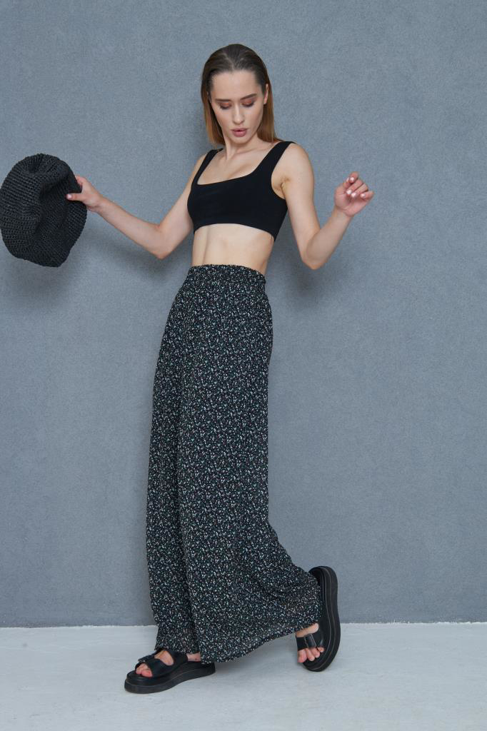 Pasaklı Giyim Kadın Siyah Pantolon, Şifon Astarlı Cepli Beli Lastikli Çiçek Des Pasaklı Giyim Kadın Siyah Pantolon, Şifon Astarlı Cepli Beli Lastikli Çiçek Des