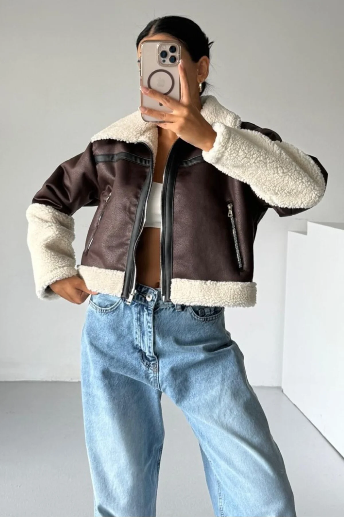 Kadın Peluş Detaylı Crop Biker Suni Deri Mont