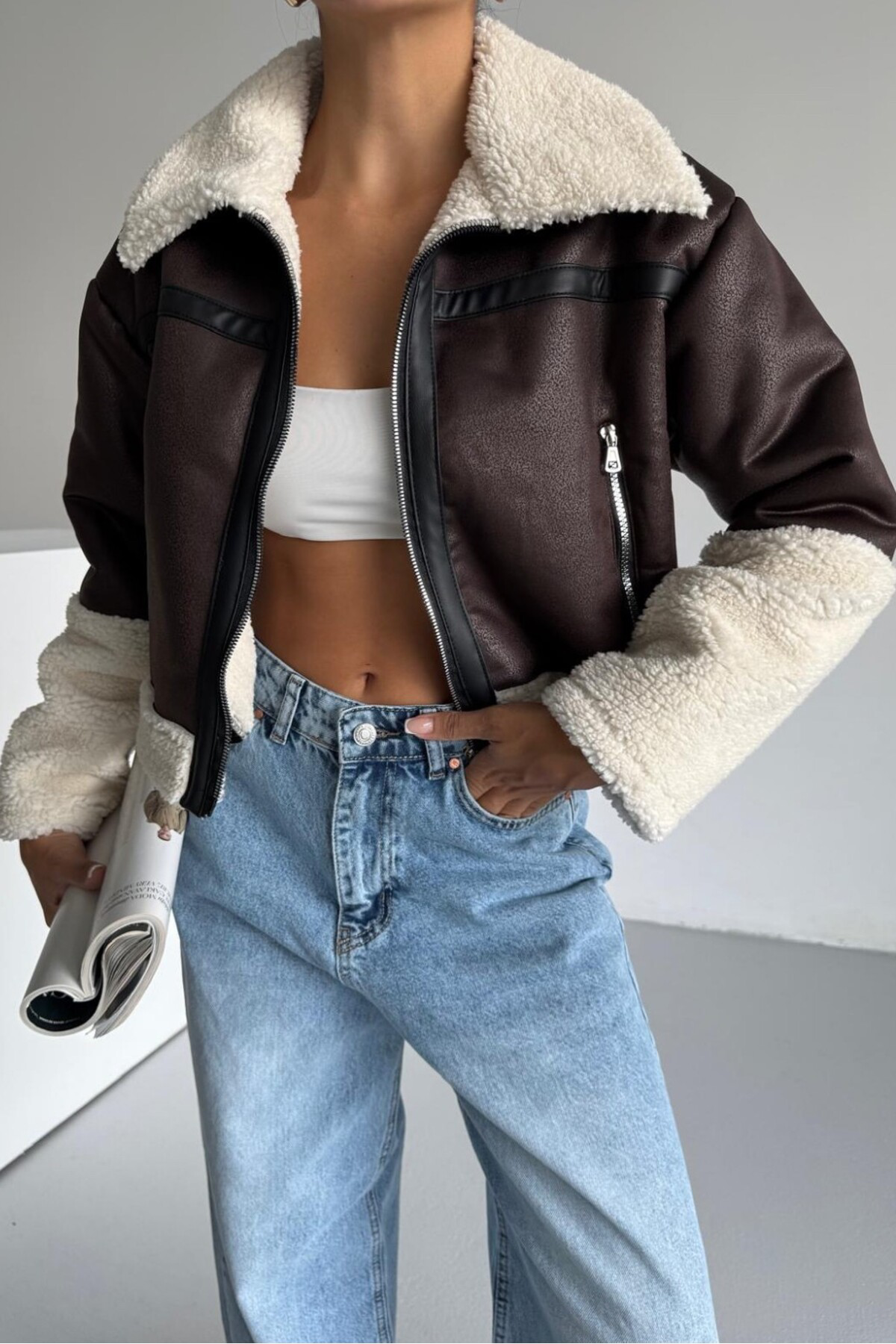 Moda Armanc Kadın Peluş Detaylı Crop Biker Suni Deri Mont