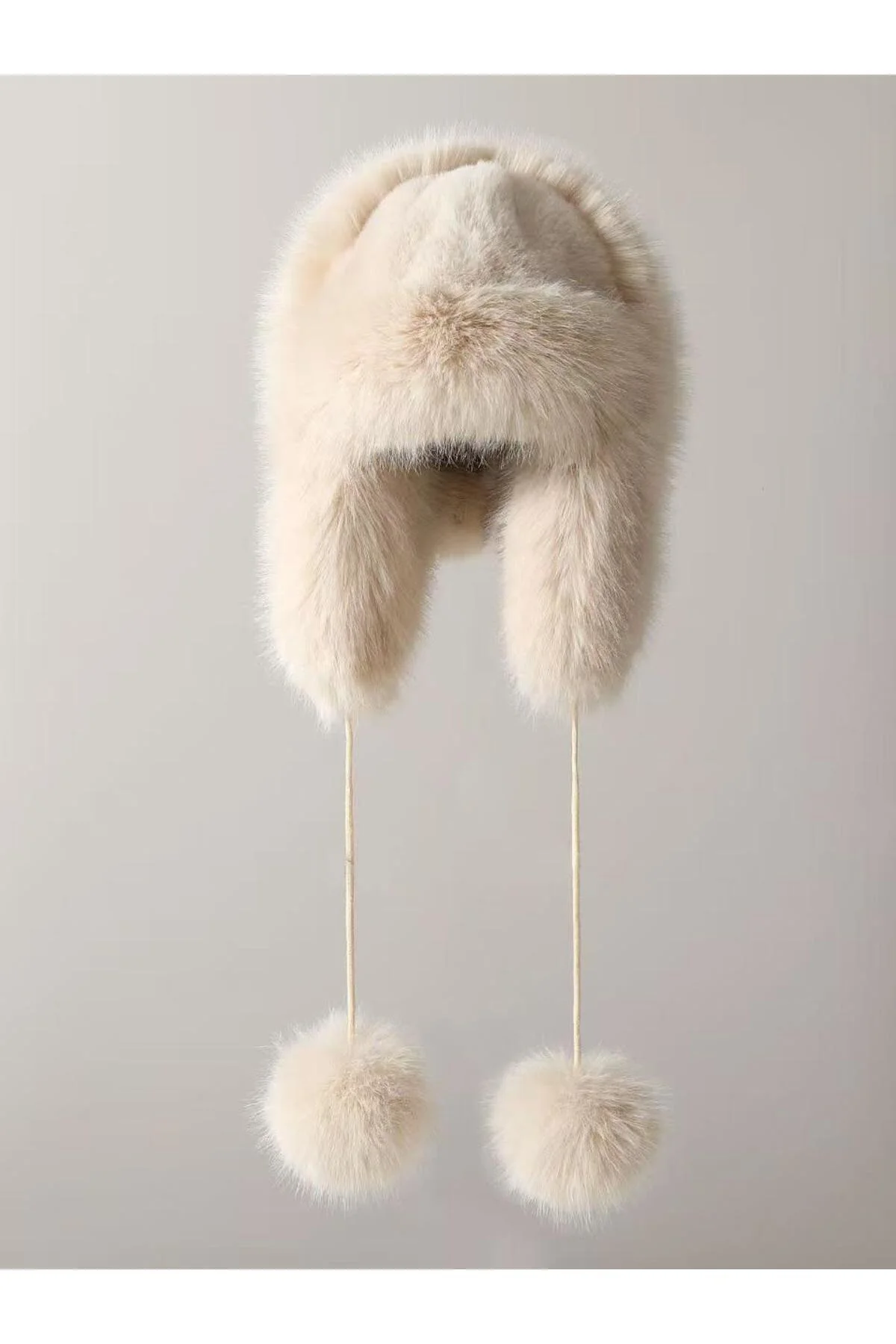 Kadın Peluş Kalpak Kulaklıklı Ponponlu Kışlık Şapka, Kürk Görünümlü Rus Kalpağı, Trend Kalpak Kadın Peluş Kalpak Kulaklıklı Ponponlu Kışlık Şapka, Kürk Görünümlü Rus Kalpağı, Trend Kalpak