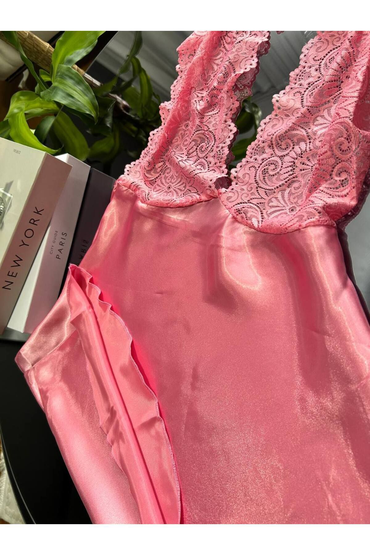 Kadın Pembe Dantel Detaylı Mini Saten Gecelik, Rahat Yumuşak Lüks Seksi Pembe Gecelik