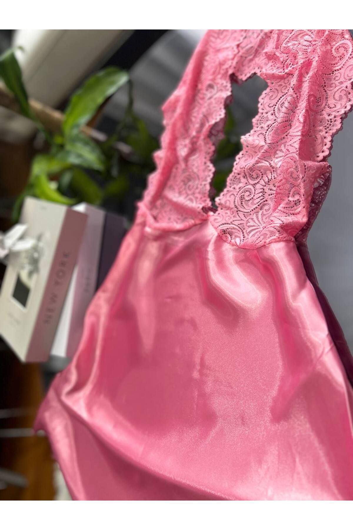 Kadın Pembe Dantel Detaylı Mini Saten Gecelik, Rahat Yumuşak Lüks Seksi Pembe Gecelik