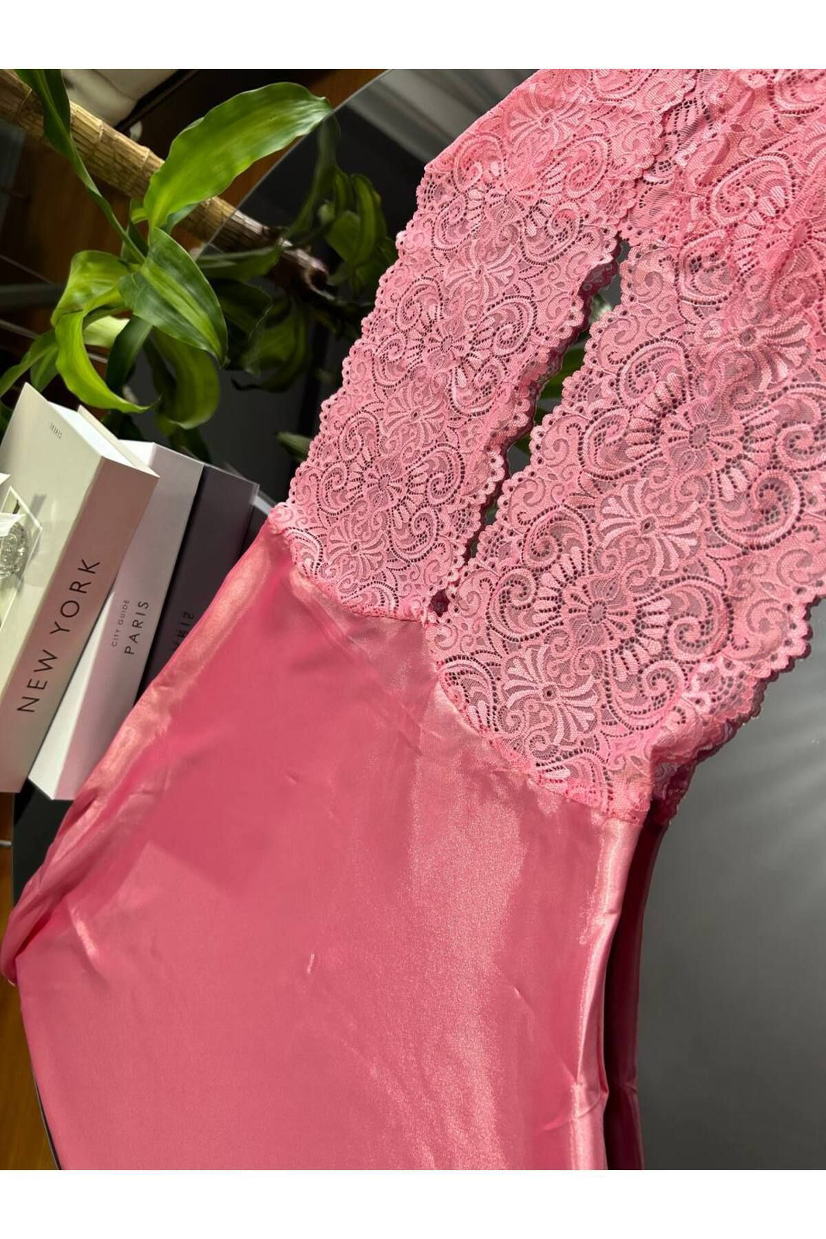 Kadın Pembe Dantel Detaylı Mini Saten Gecelik, Rahat Yumuşak Lüks Seksi Pembe Gecelik