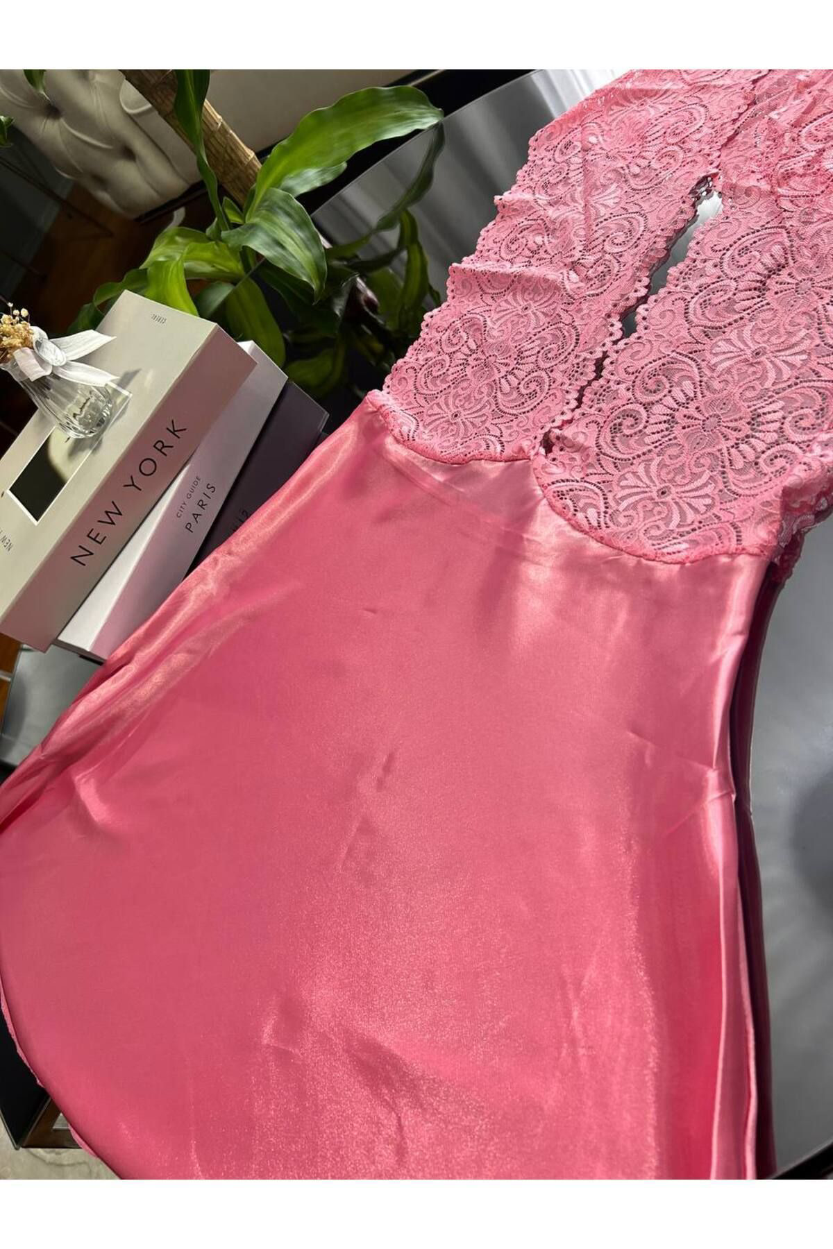 Kadın Pembe Dantel Detaylı Mini Saten Gecelik, Rahat Yumuşak Lüks Seksi Pembe Gecelik