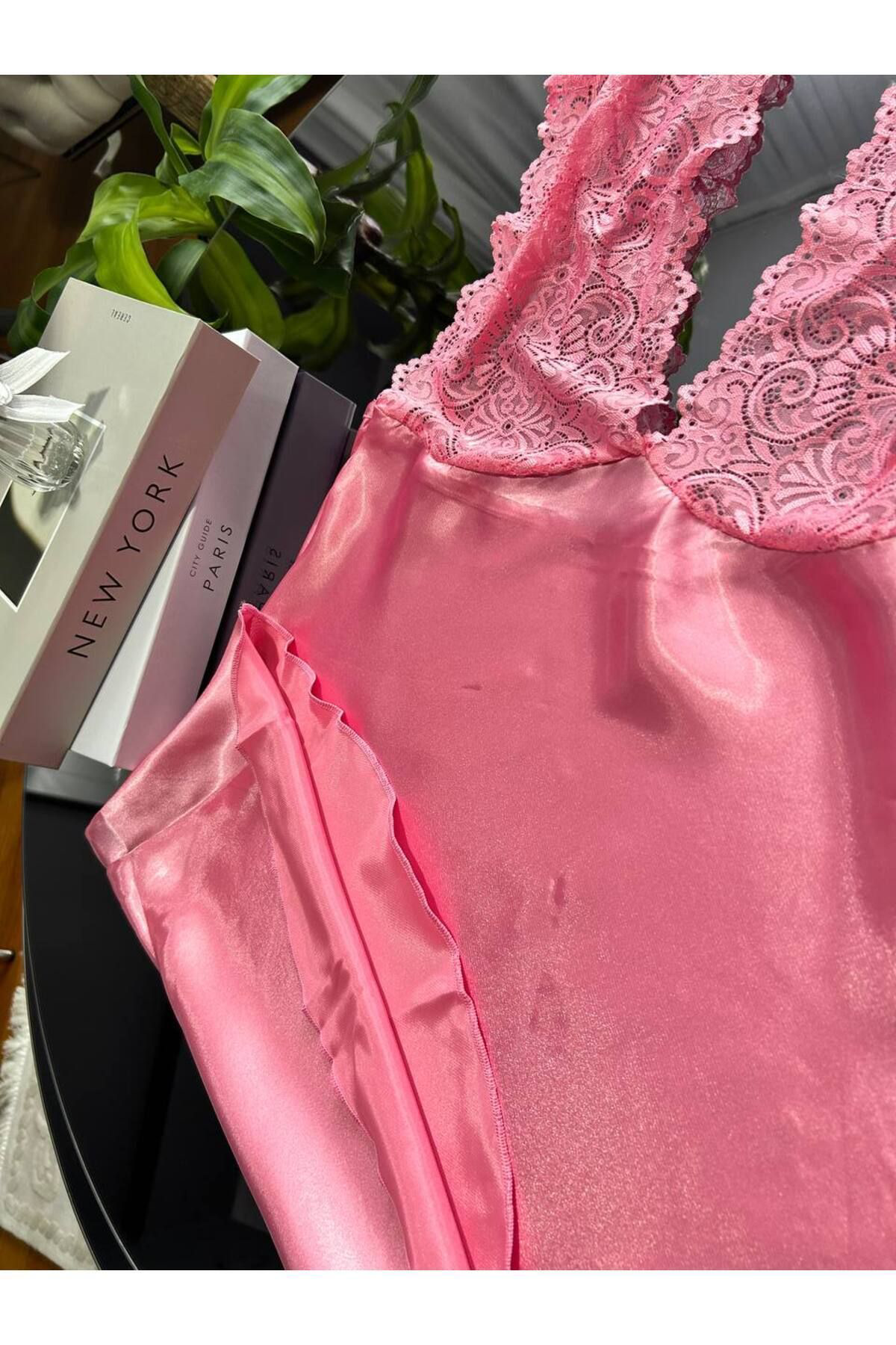 Kadın Pembe Dantel Detaylı Mini Saten Gecelik, Rahat Yumuşak Lüks Seksi Pembe Gecelik