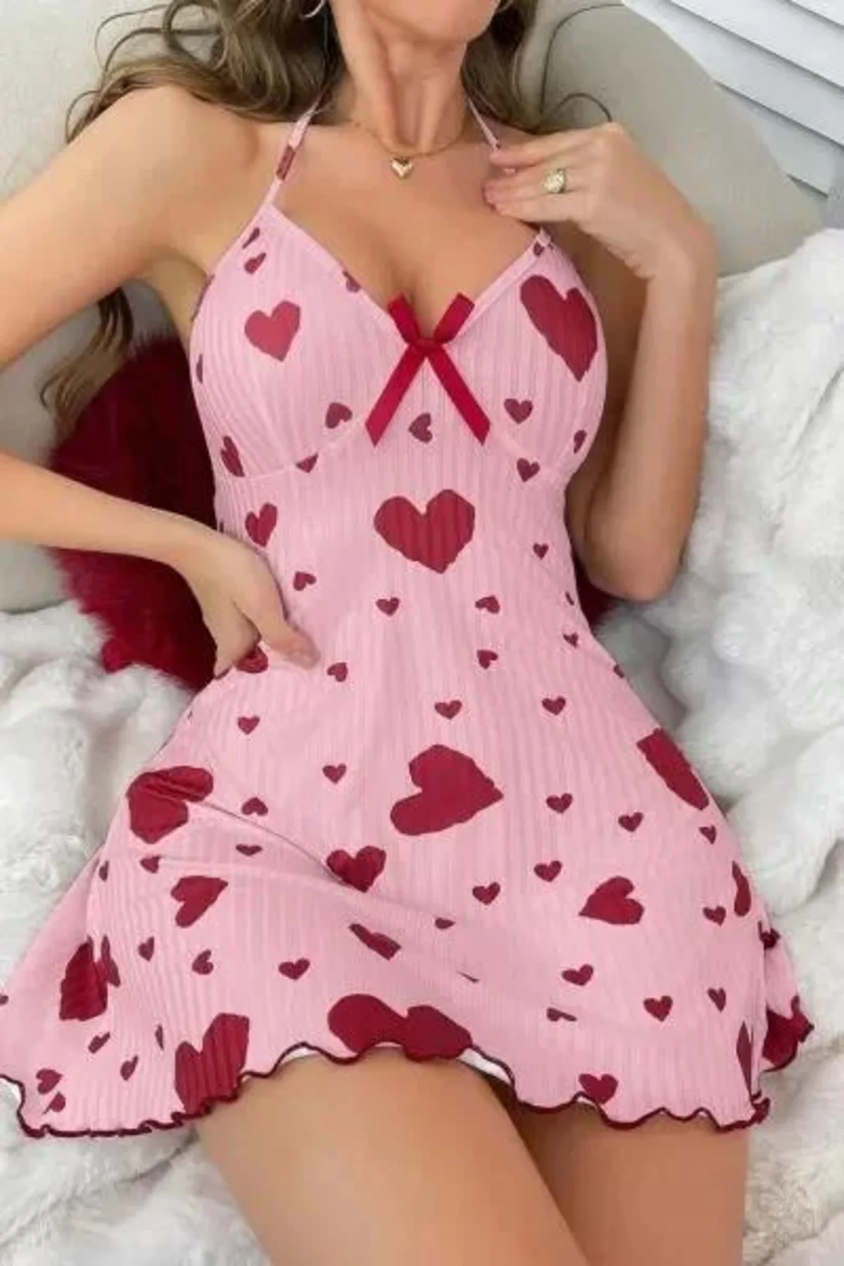 Kadın Pembe Kırmızı Kalp Desenli Askılı Sırt Dekolteli Elbise 5064 Kadın Pembe Kırmızı Kalp Desenli Askılı Sırt Dekolteli Elbise 5064