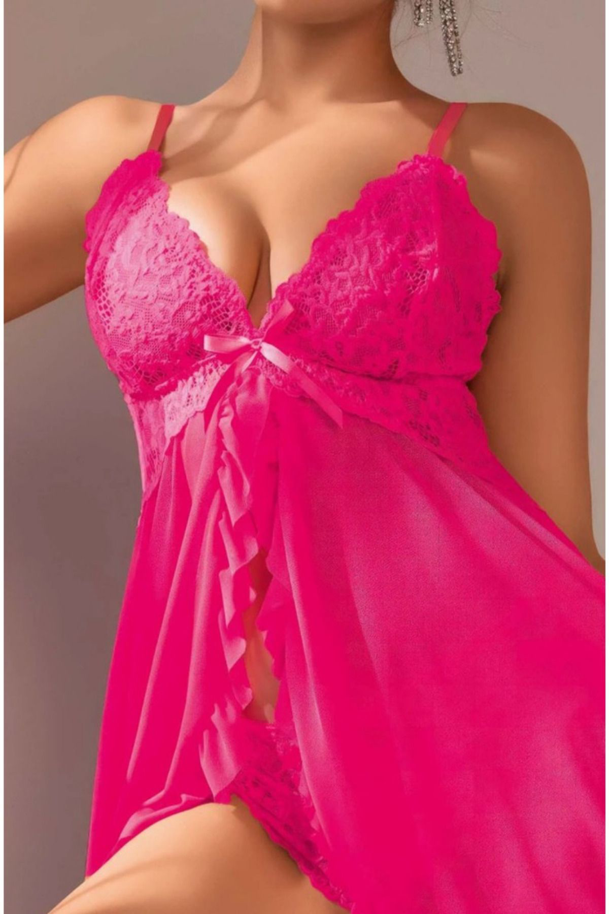 Kadın Pembe Seksi Dantel Fiyonk Detaylı Derin Göğüs Dekolteli Şık Babydoll Tül Gecelik ve Tanga