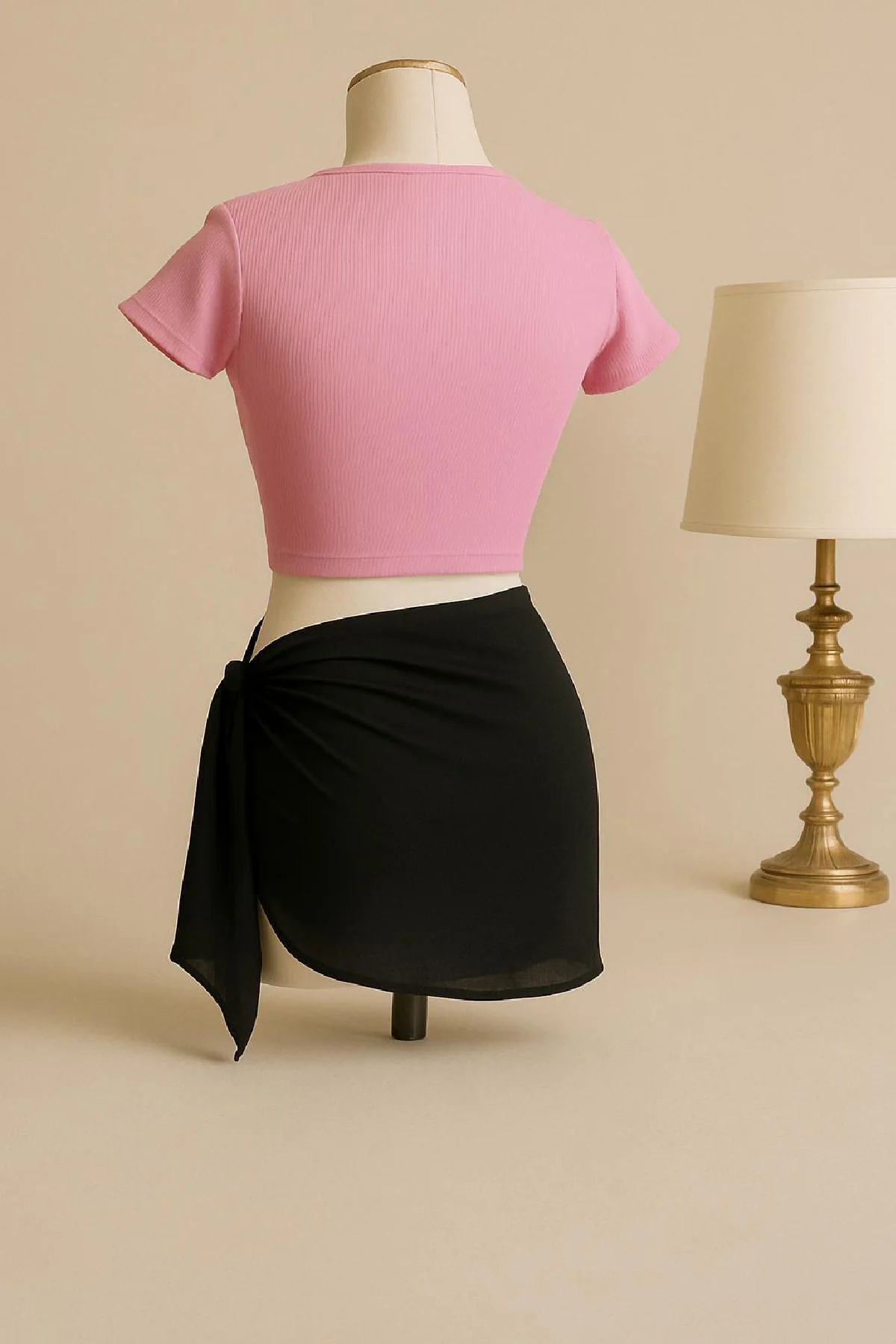 Kadın Pembe Yarım Kol Crop ve Siyah Pareo 2'li Set