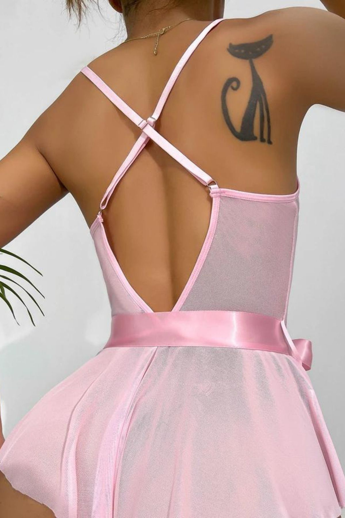 Kadın Romantik Pembe Dantelli Fırfırlı Etekli Fiyonklu Seksi Tanga ve Tül Gecelik, Bodysuit