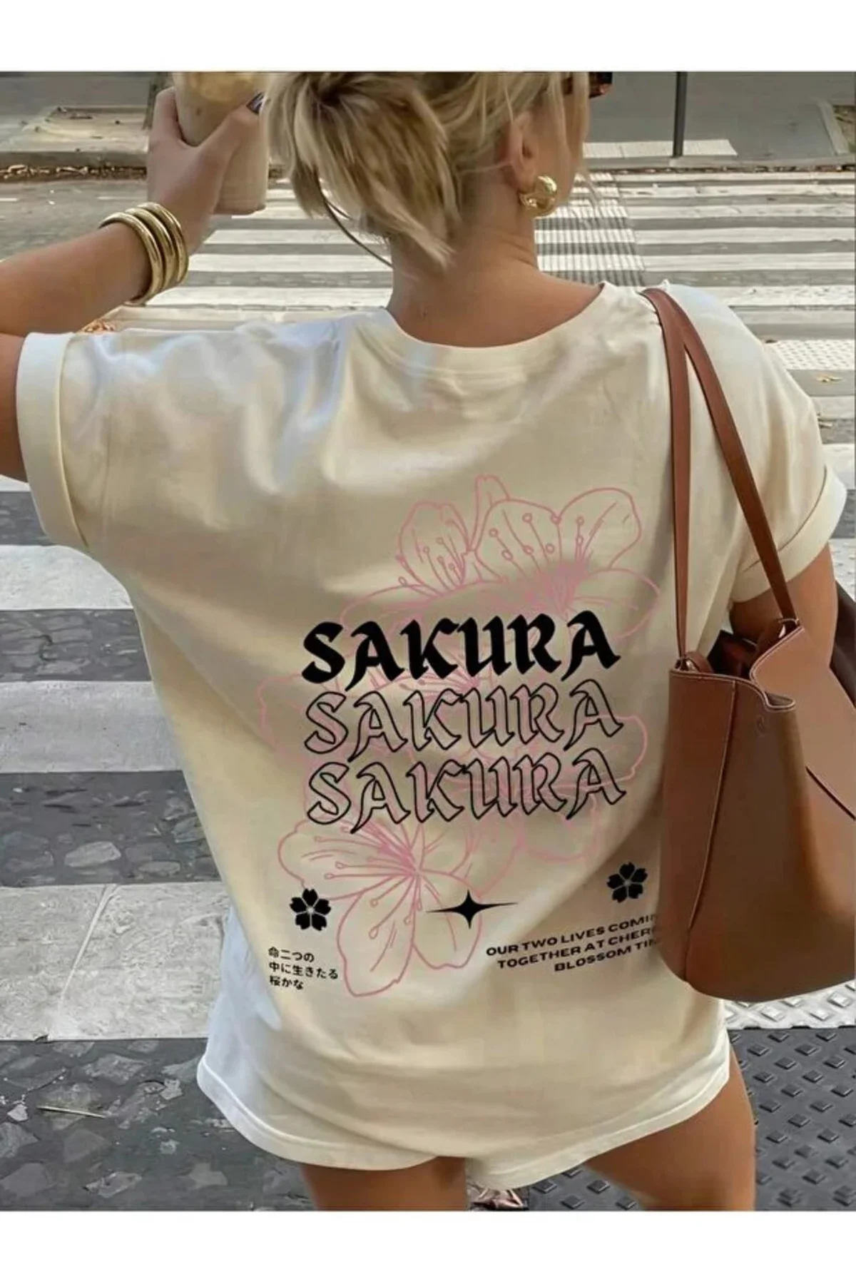 Kadın Sakura Çiçek Sırt Baskılı Oversize T-shirt 100% pamuk