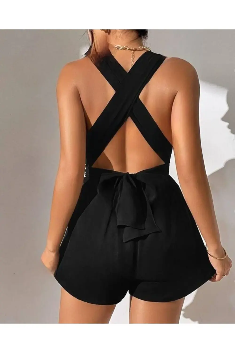 Kadın Sandy Kumaş Sırt Dekolteli Bağlamalı şort Tulum