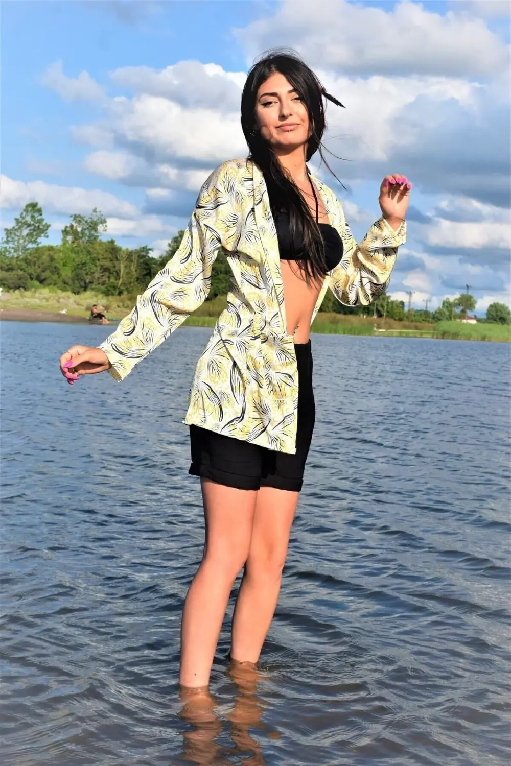 Kadın Sarı Saten Cepli Salaş Renkli Desenli Kimono Ceket Yb325024