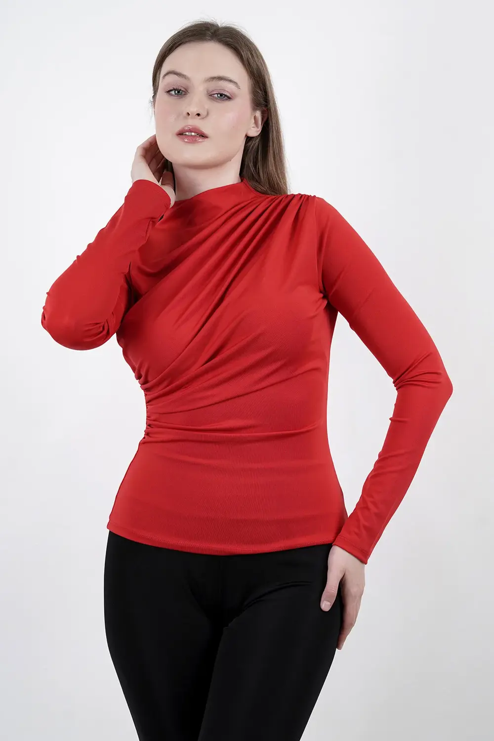 Kadın Sendy Kumaş Sıfır Yaka Drapeli Bluz