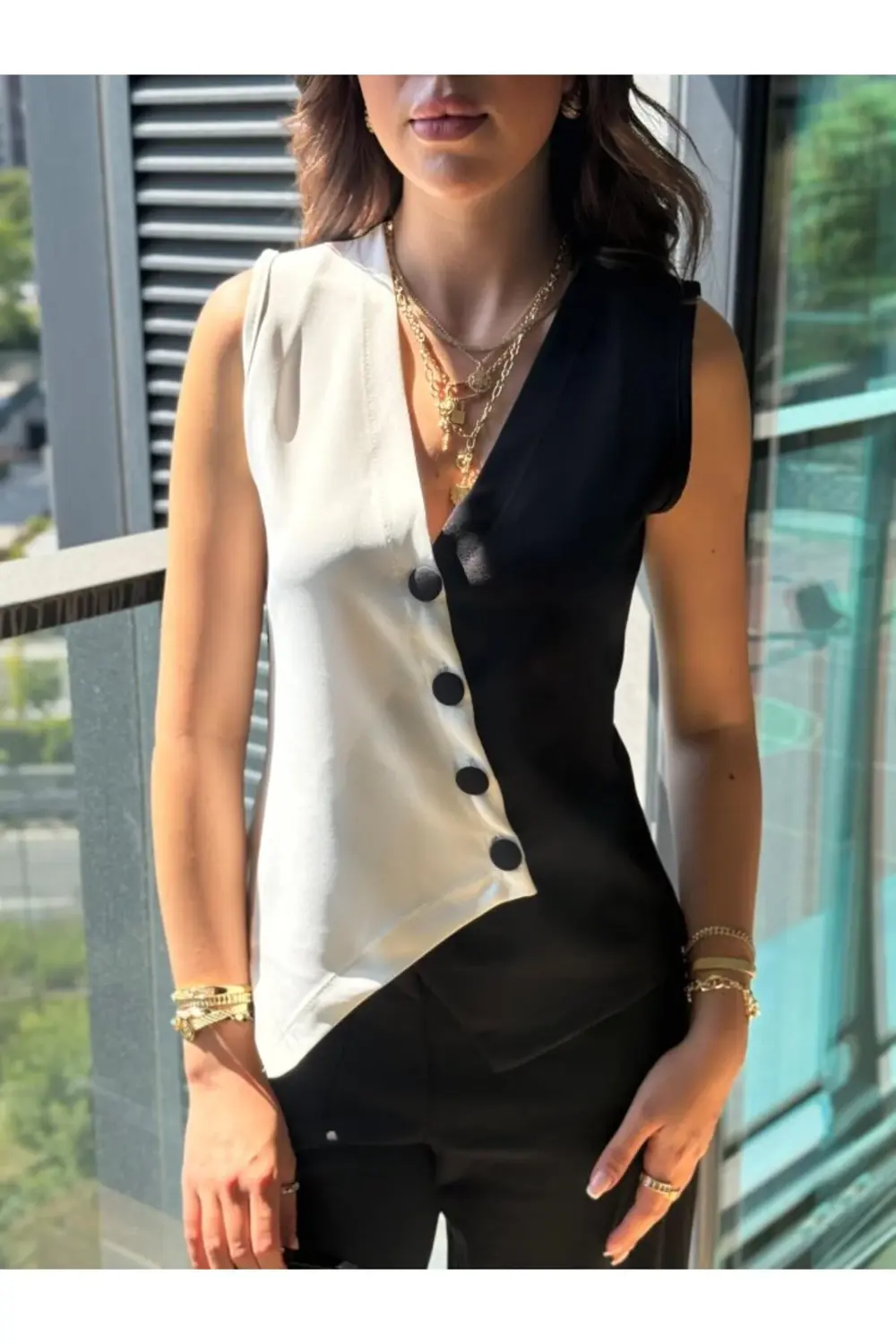 Kadın Sıfır Kol V Yakalı Düğmeli Blok Renkli Atlas Yelek