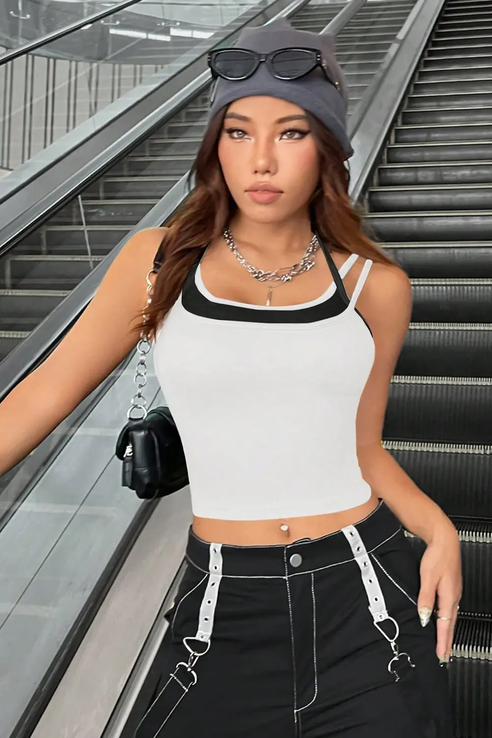 Kadın Siyah Beyaz Çift Renk Çapraz Askılı Crop Top Bluz