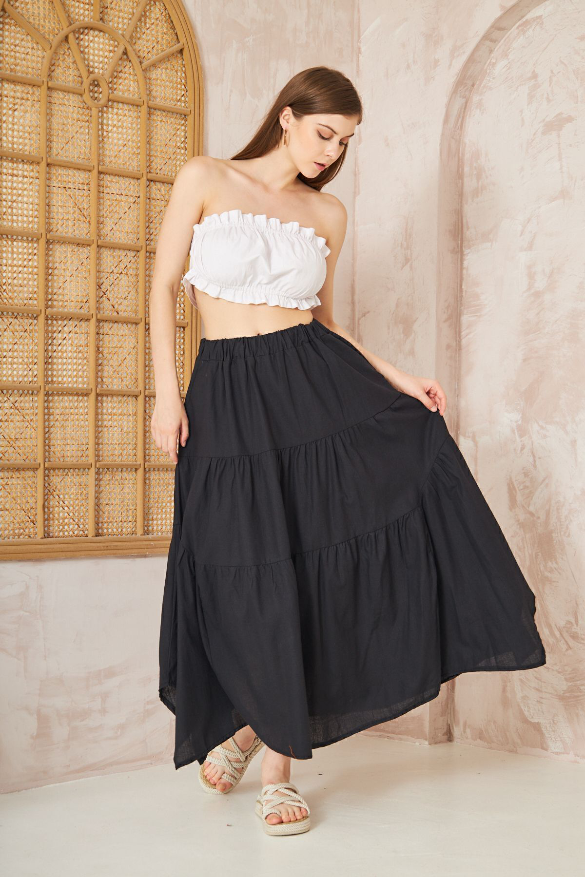 Yıldızistan Kadın Siyah Cepli Asimetrik Kesim Fırfırlı Beli Lastikli Kloş 3 K