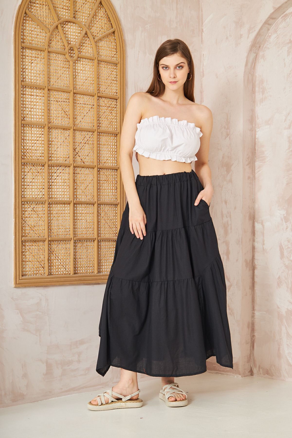 Yıldızistan Kadın Siyah Cepli Asimetrik Kesim Fırfırlı Beli Lastikli Kloş 3 K