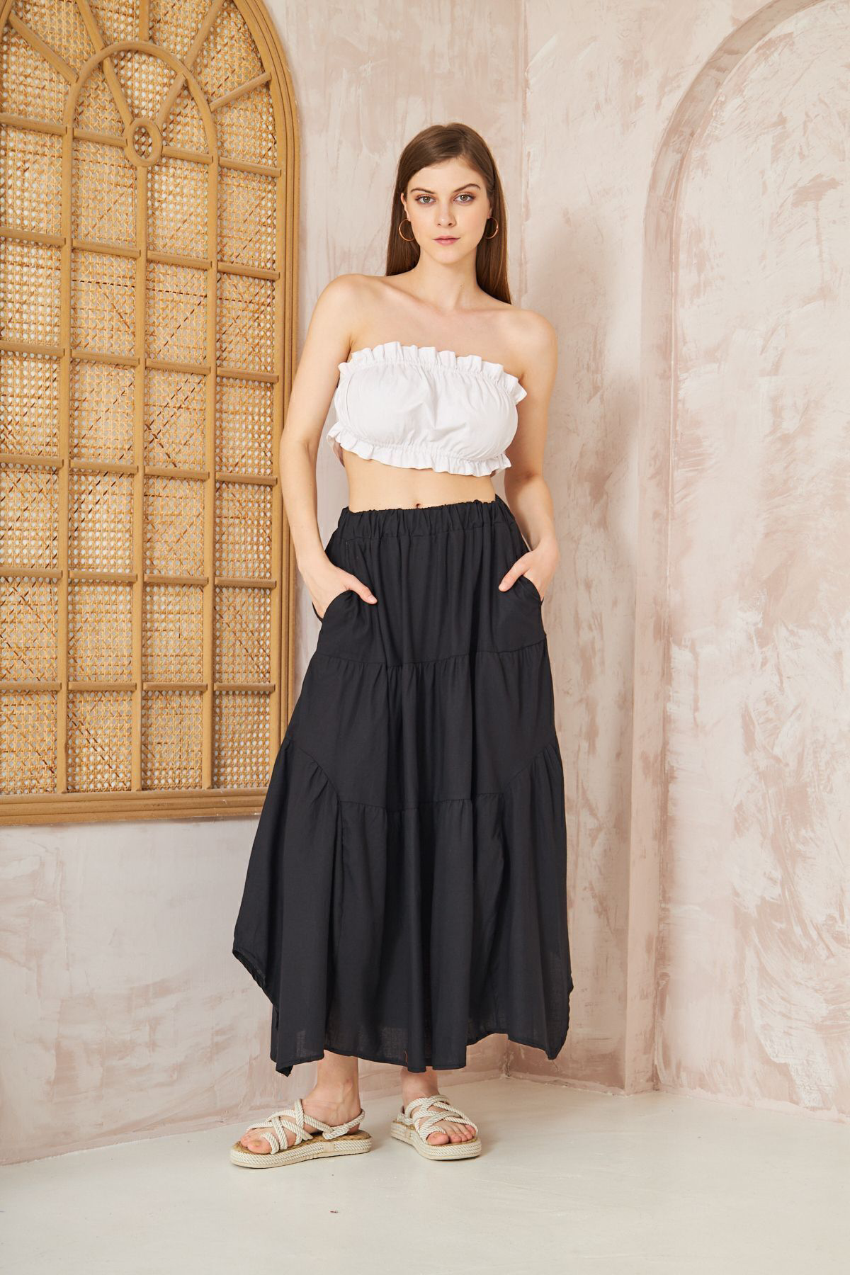 Yıldızistan Kadın Siyah Cepli Asimetrik Kesim Fırfırlı Beli Lastikli Kloş 3 K