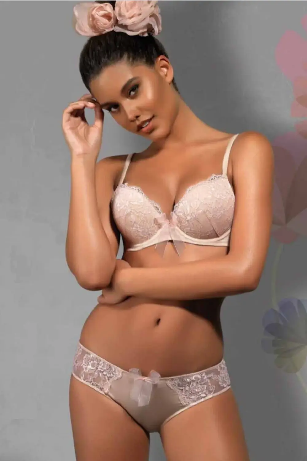 Kadın Siyah Dantelli Destekli Push-up Sütyen