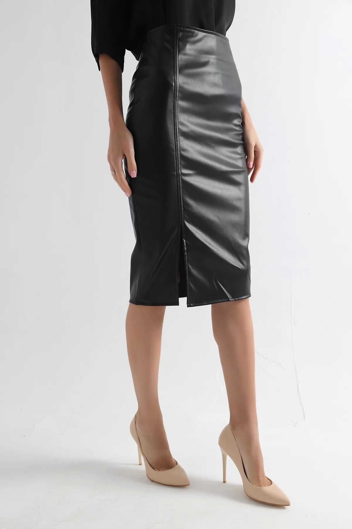 Kadın Siyah Deri Yırtmaçlı Kalem Etek