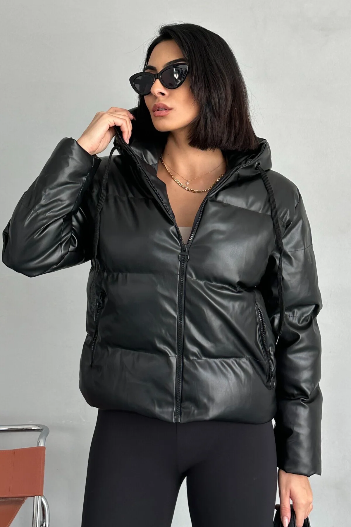 Kadın Siyah Deri Kapüşonlu Şişme Mont - Oversize
