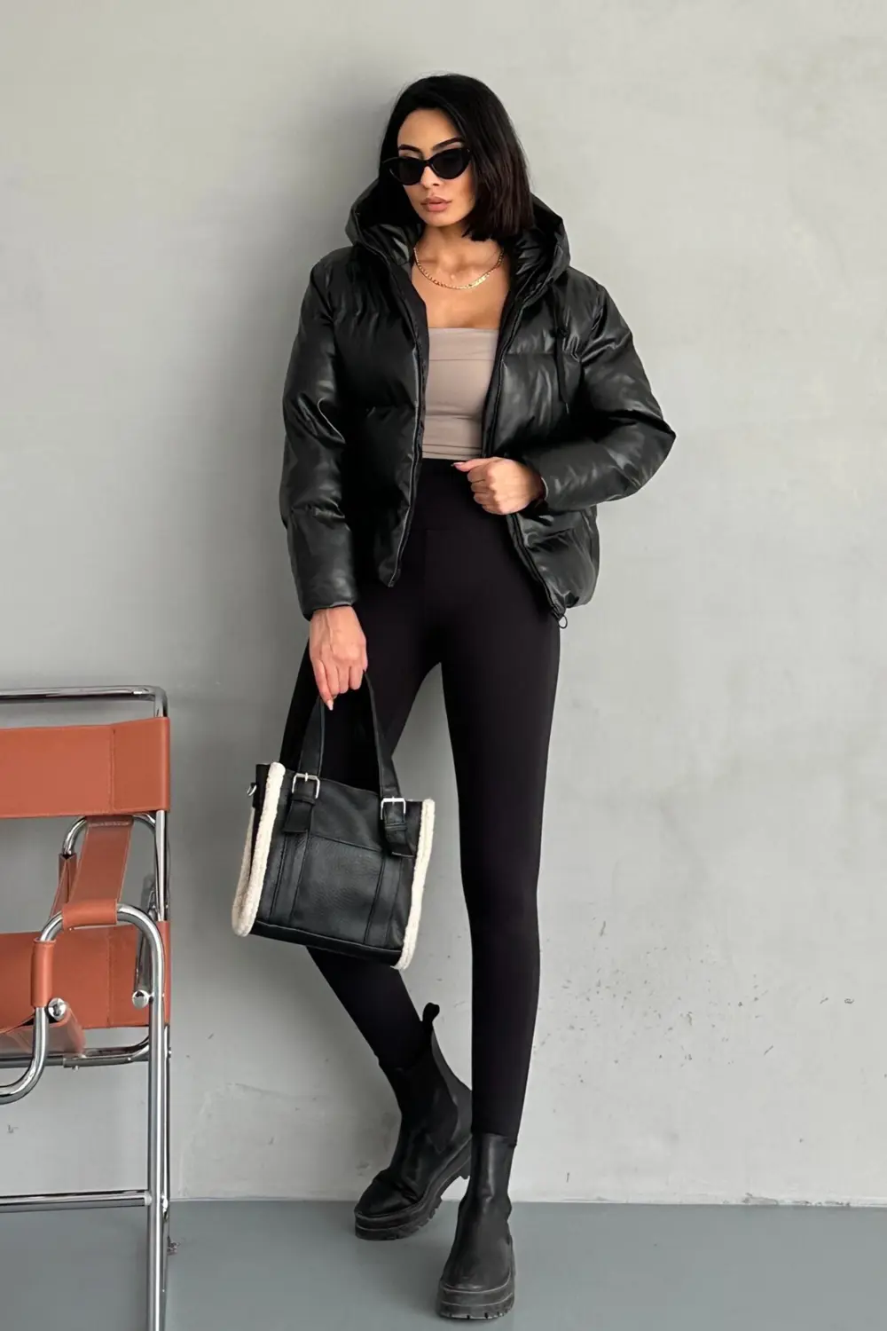Kadın Siyah Deri Kapüşonlu Şişme Mont - Oversize