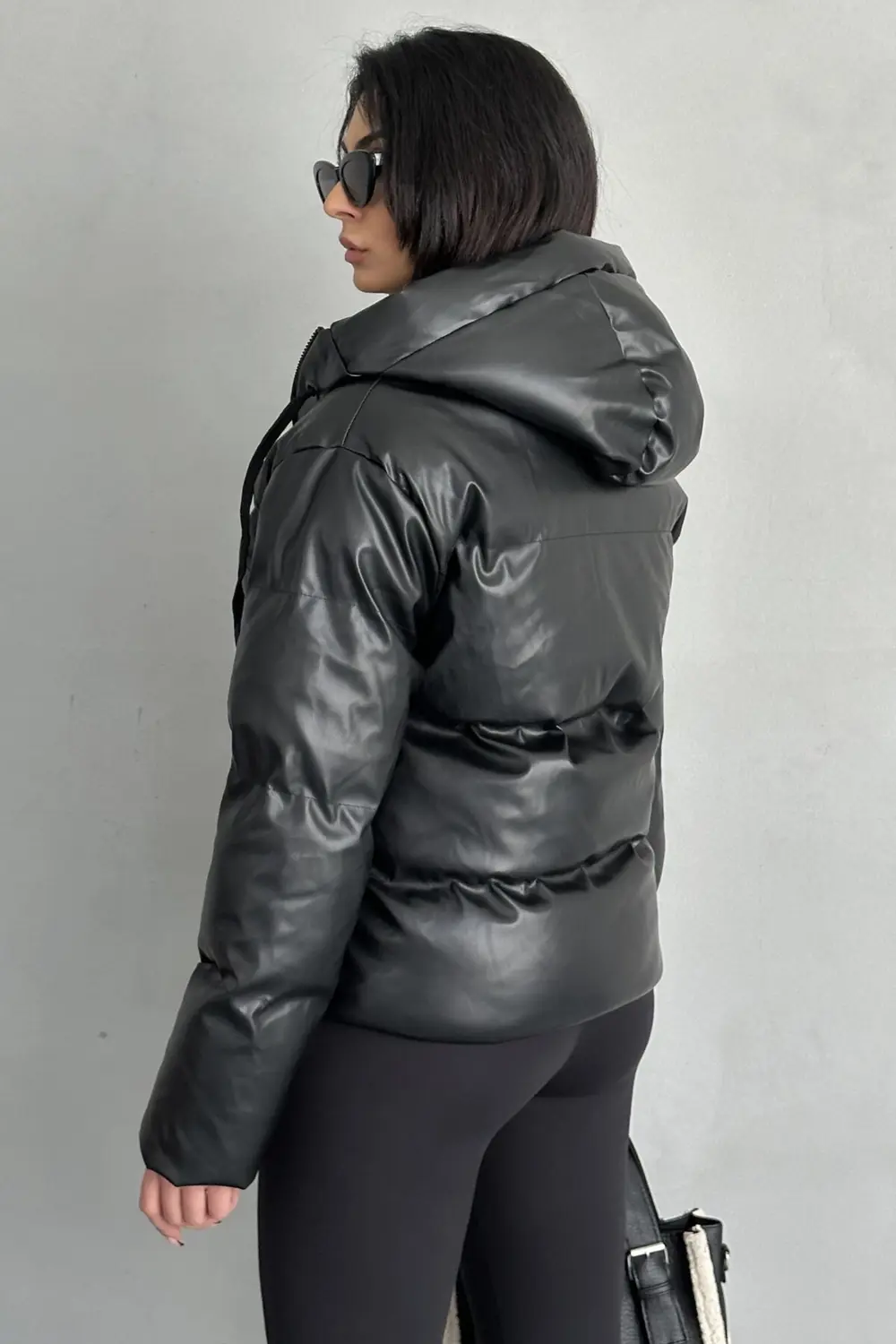 Kadın Siyah Deri Kapüşonlu Şişme Mont - Oversize