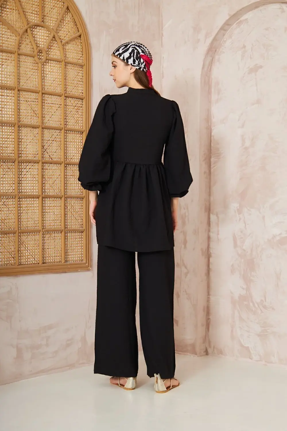 Kadın Siyah Gofre Balon Kol Büzgülü Tunik / Beli Lastikli Cepli P