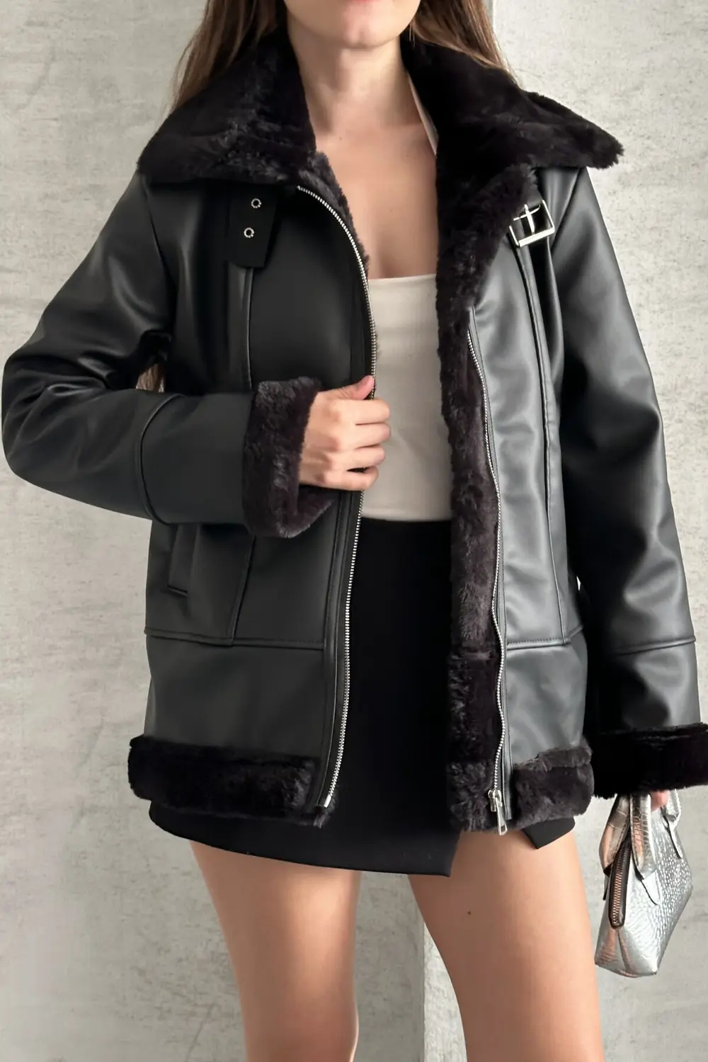 Kadın Siyah İçi İpek Kürklü Oversize Suni Deri Mont - Biker Shear