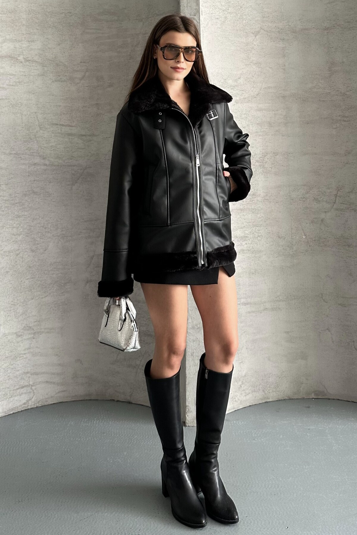 Moda Armanc Kadın Siyah İçi İpek Kürklü Oversize Suni Deri Mont - Biker Shear