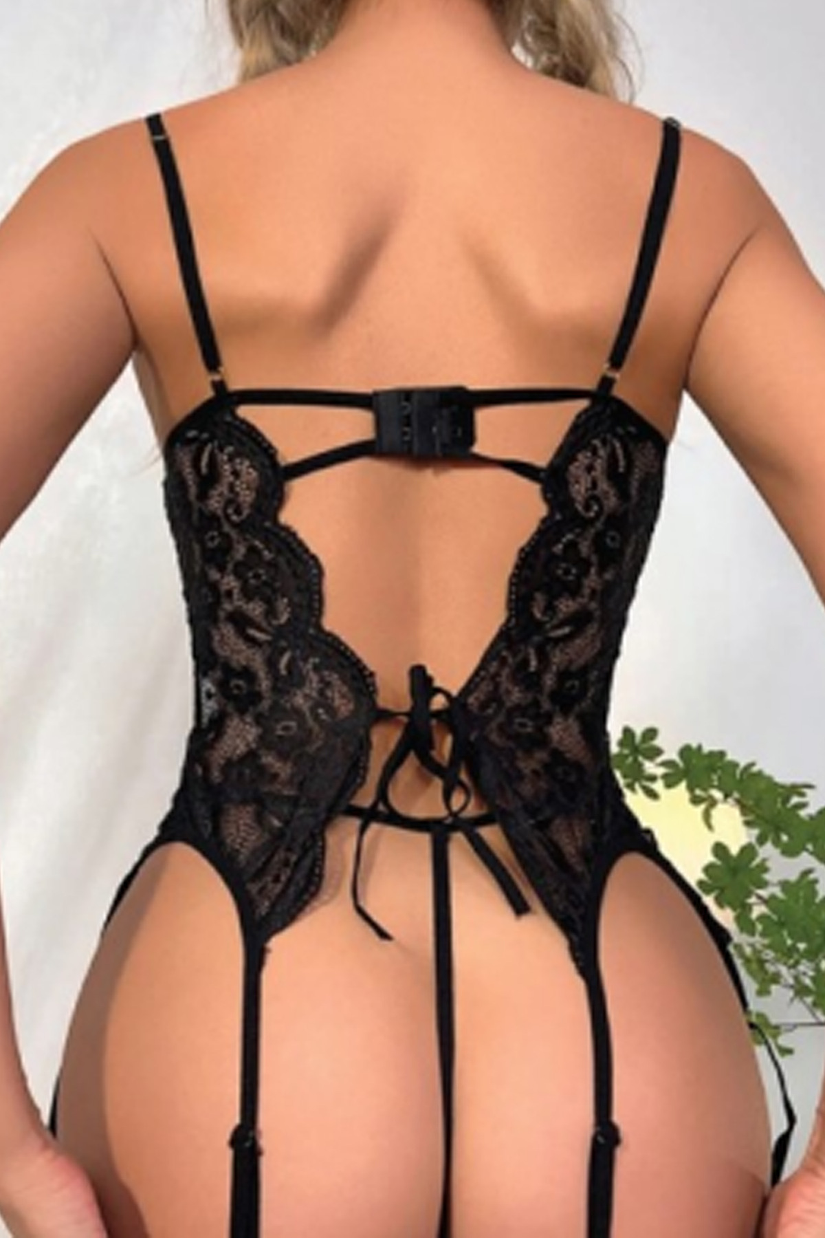 Kadın Siyah Jartiyerli İç Çamaşır Takımı - 8460