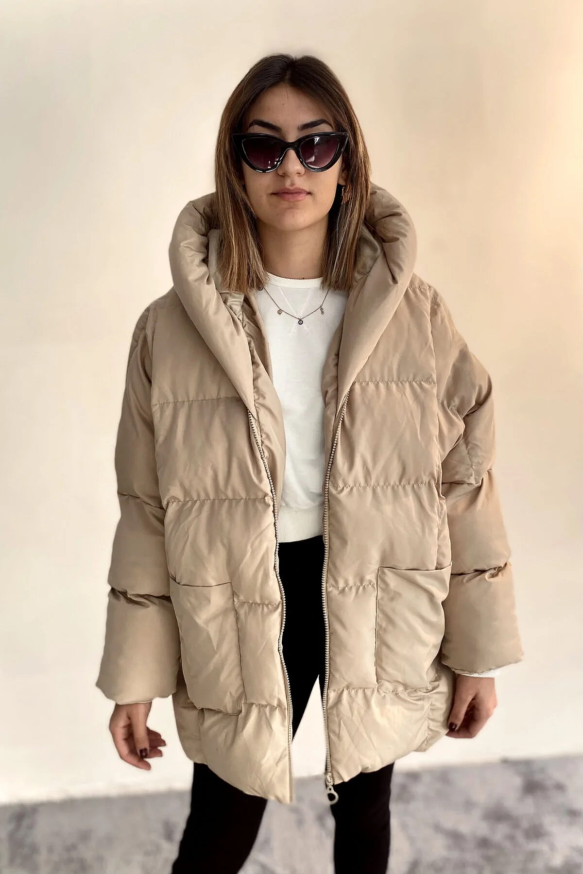 Kadın Siyah Kapüşonlu Oversize Şişme Mont