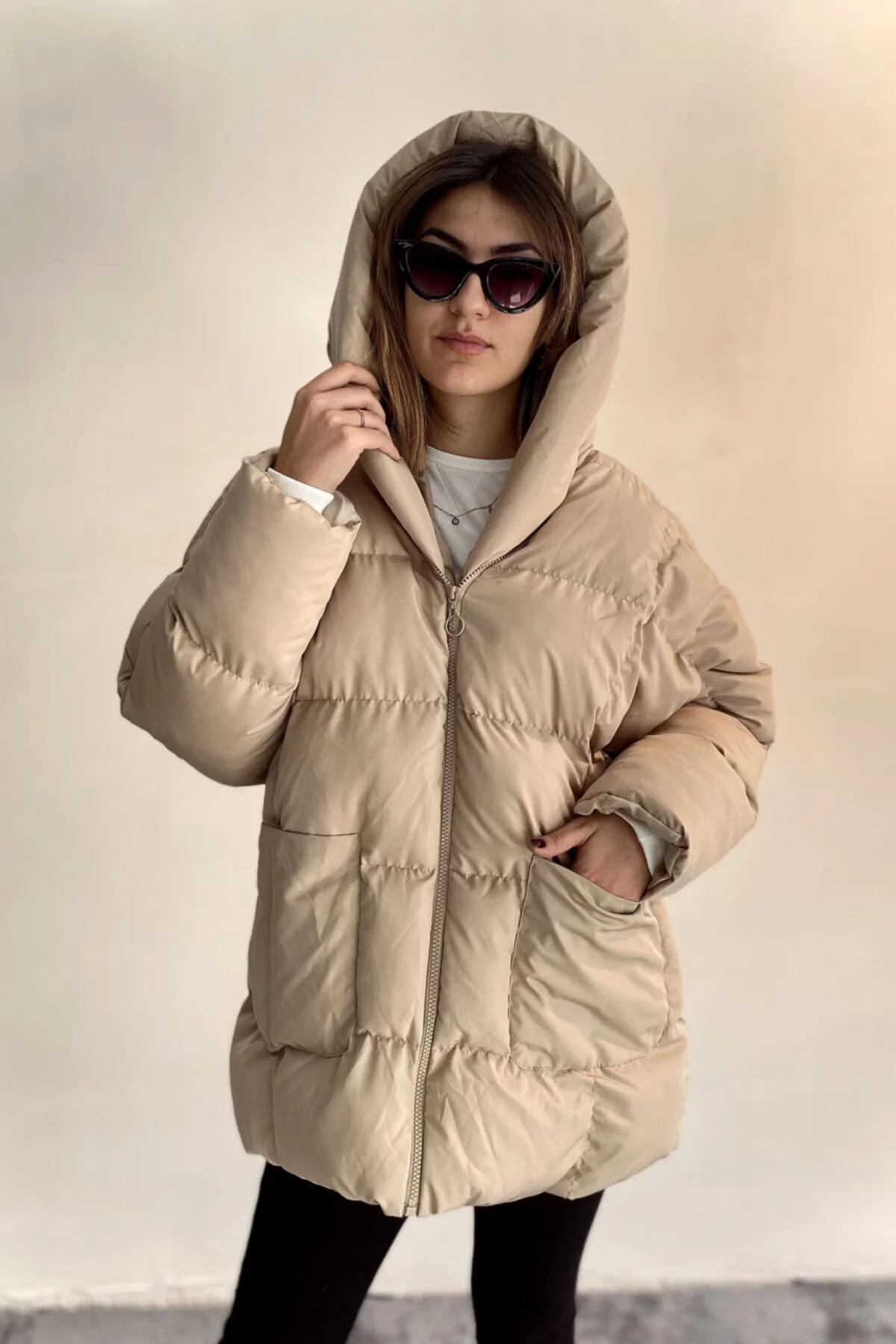 Kadın Siyah Kapüşonlu Oversize Şişme Mont