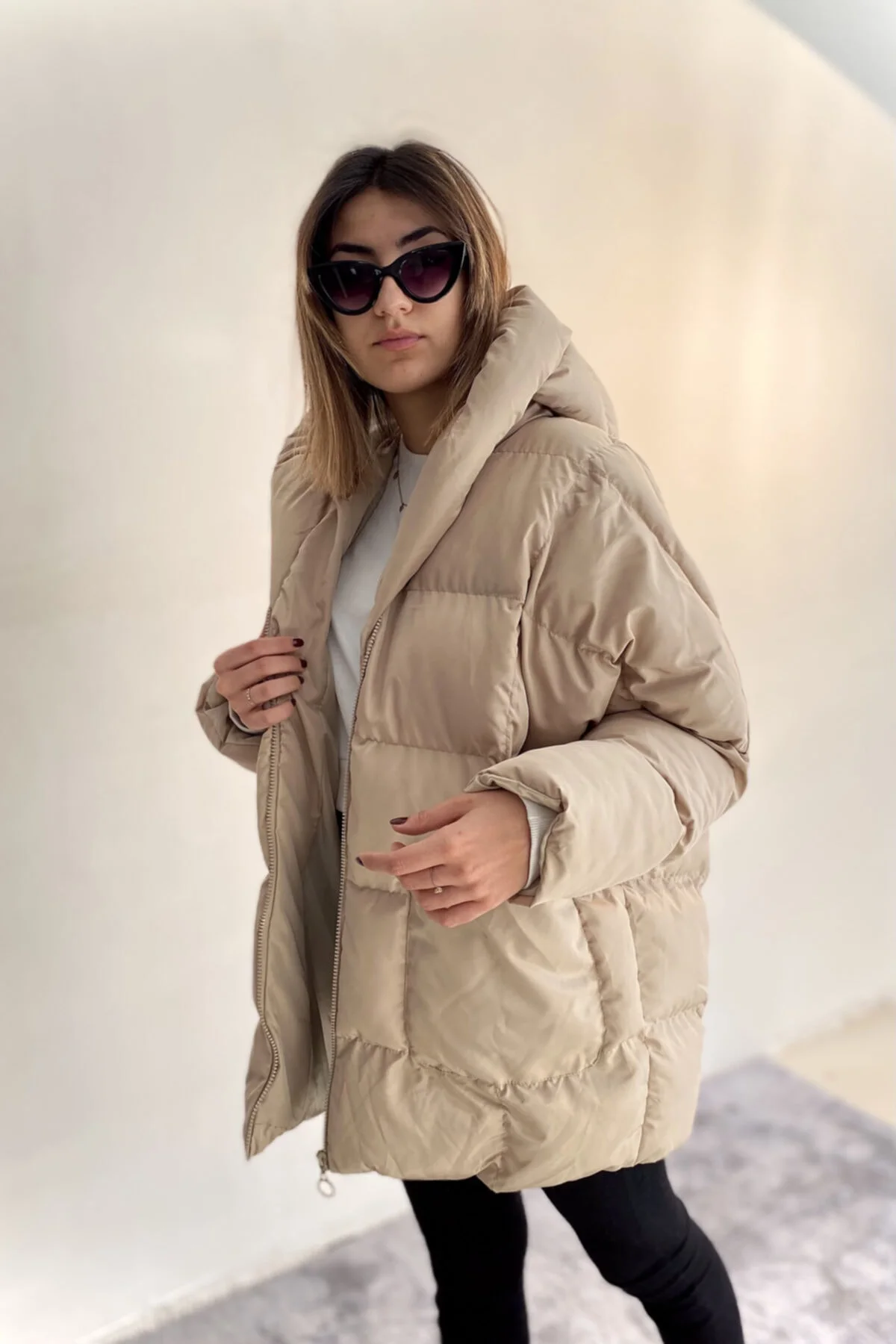 Kadın Siyah Kapüşonlu Oversize Şişme Mont