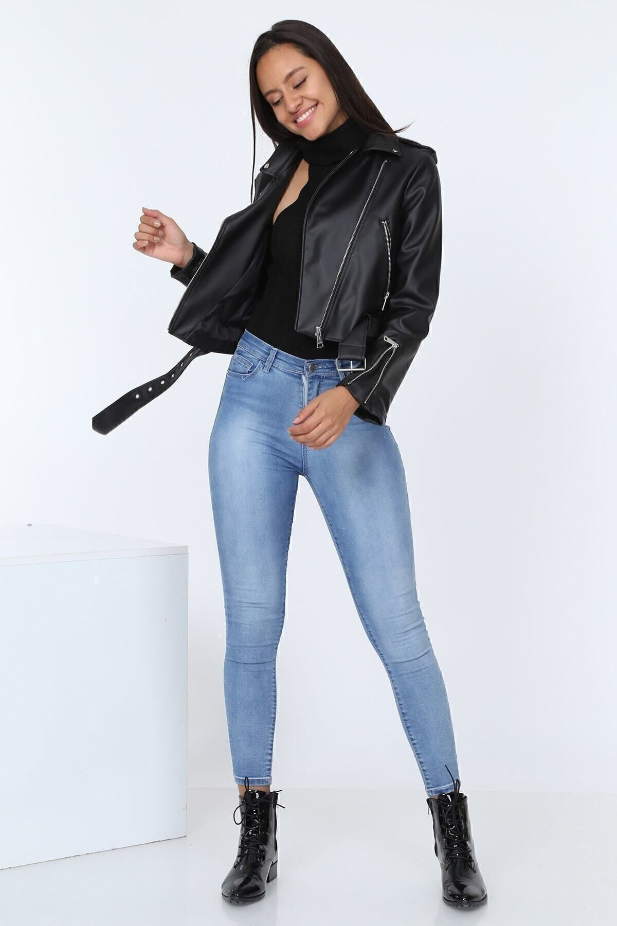 Kadın Siyah Kemerli Deri Ceket E2023