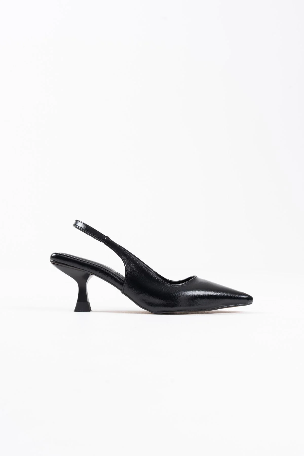 Kadın Siyah Kırışık Rugan Topuklu Ayakkabı TR08MS08C