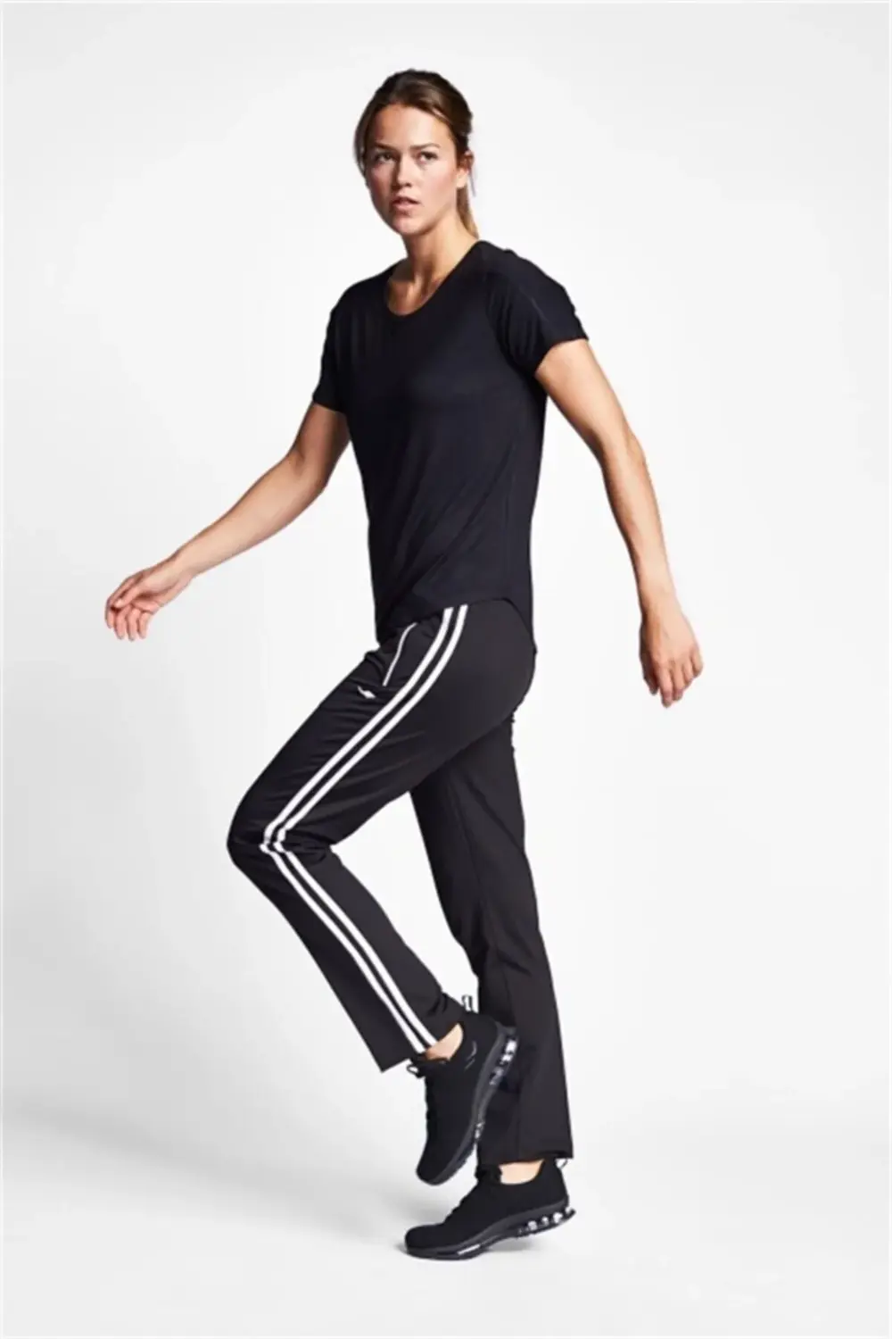 Kadın Siyah Kısa Kollu T-shirt 19n-2139