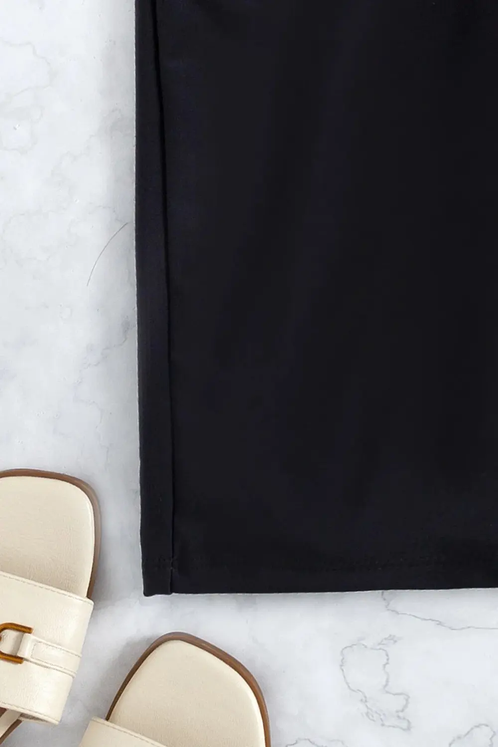 Kadın Siyah Önden Bağcıklı Deniz Şortu