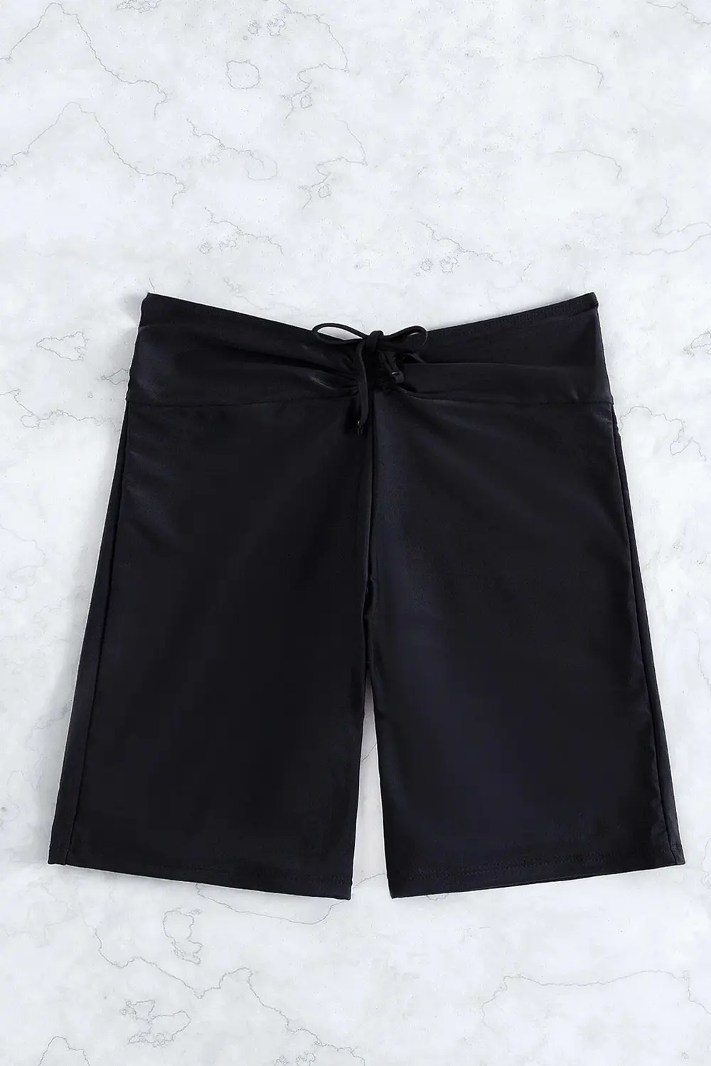 Kadın Siyah Önden Bağcıklı Deniz Şortu